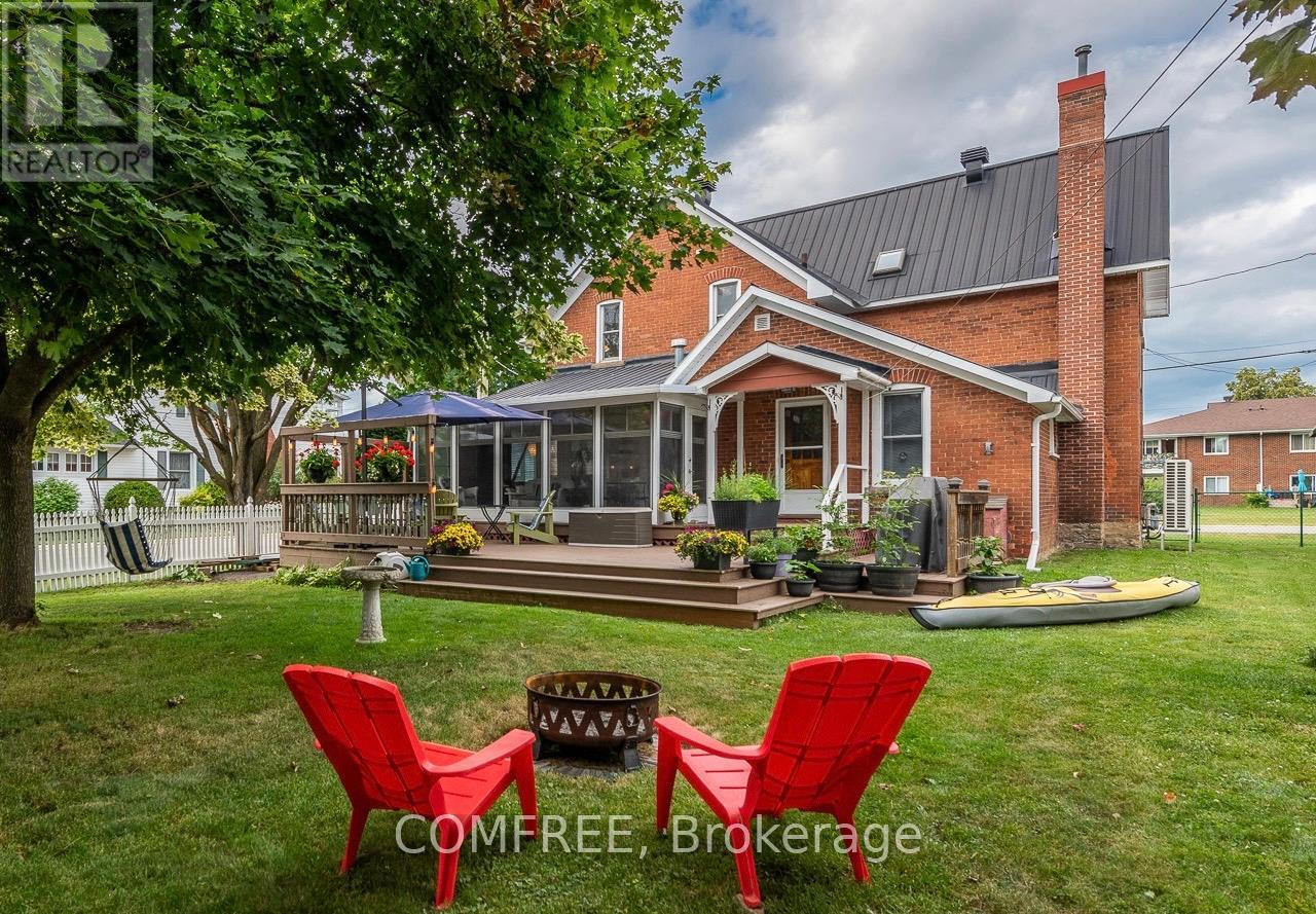 256a And 256b Flora Street, Carleton Place, Ontario  K7C 3M4 - Photo 8 - X12305776