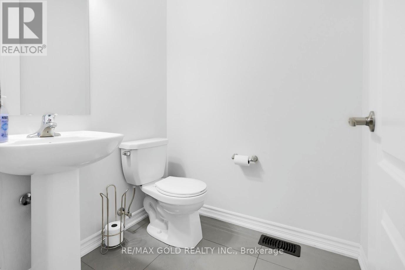 Property at 42 VALLEYBROOK CRESCENT S image 5