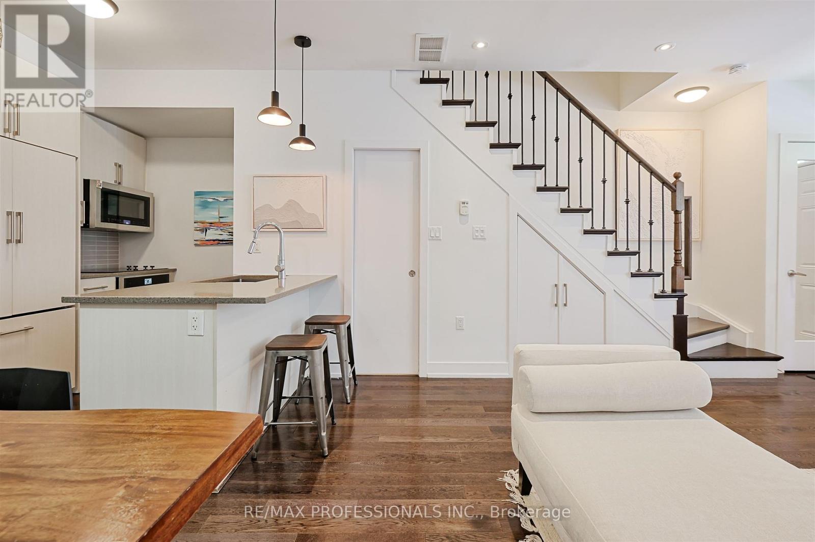 11 Powerhouse Street, Toronto (Dovercourt-Wallace Emerson-Junction), Ontario  M6H 4K4 - Photo 10 - W12305691