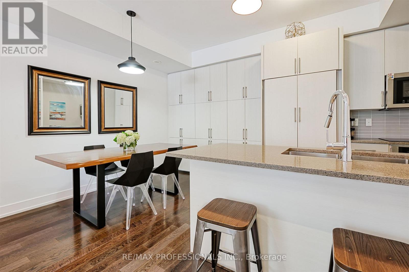 11 Powerhouse Street, Toronto (Dovercourt-Wallace Emerson-Junction), Ontario  M6H 4K4 - Photo 11 - W12305691