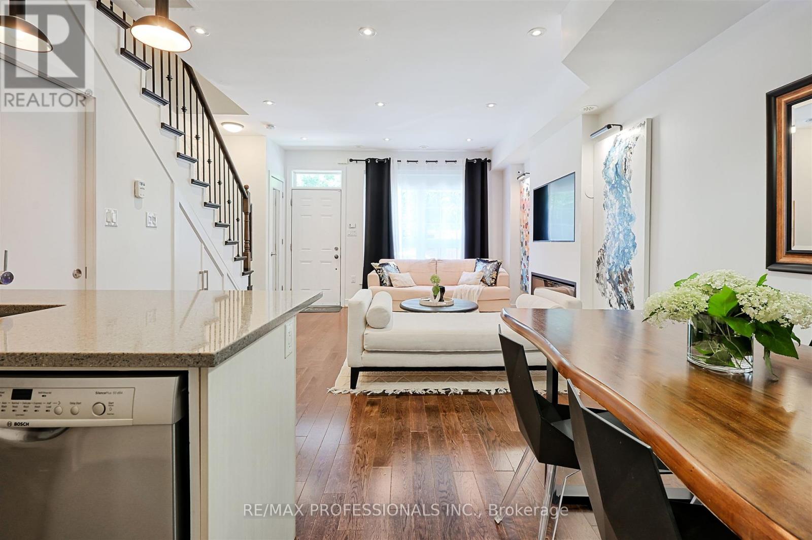 11 Powerhouse Street, Toronto (Dovercourt-Wallace Emerson-Junction), Ontario  M6H 4K4 - Photo 14 - W12305691
