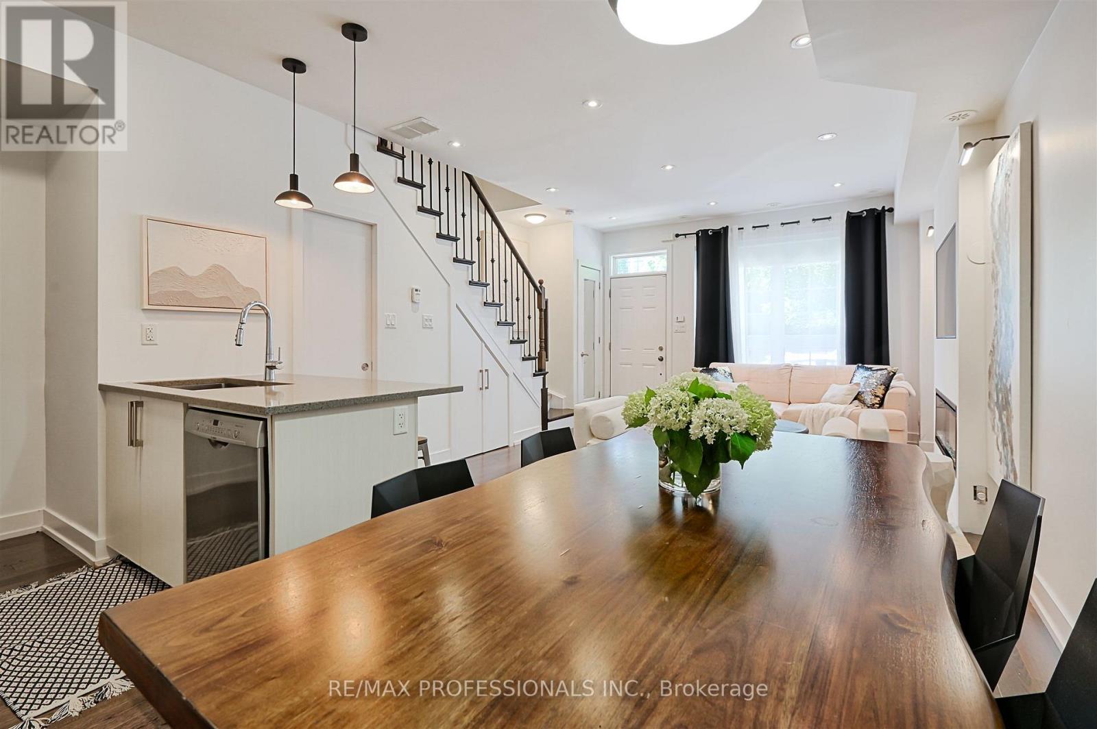 11 Powerhouse Street, Toronto (Dovercourt-Wallace Emerson-Junction), Ontario  M6H 4K4 - Photo 16 - W12305691