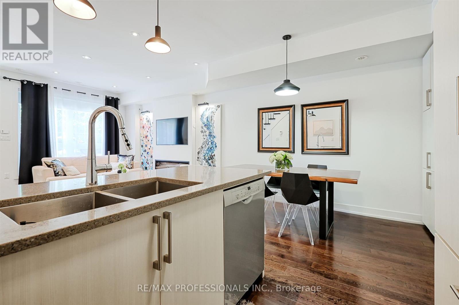 11 Powerhouse Street, Toronto (Dovercourt-Wallace Emerson-Junction), Ontario  M6H 4K4 - Photo 19 - W12305691