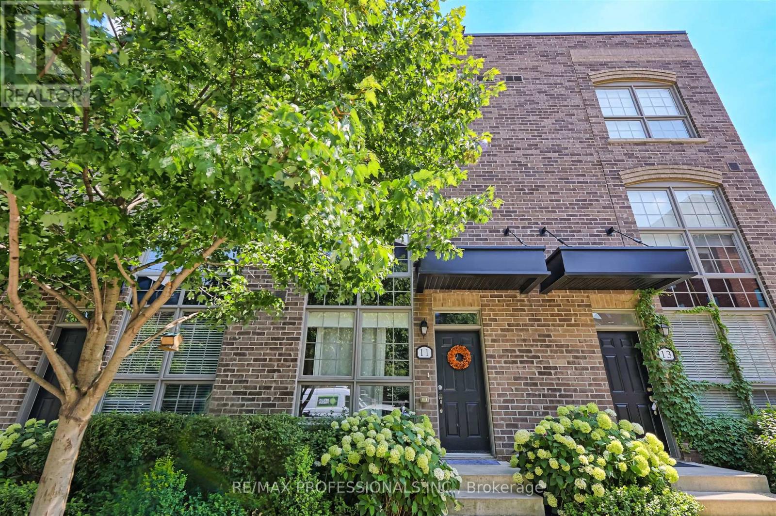 11 Powerhouse Street, Toronto (Dovercourt-Wallace Emerson-Junction), Ontario  M6H 4K4 - Photo 2 - W12305691