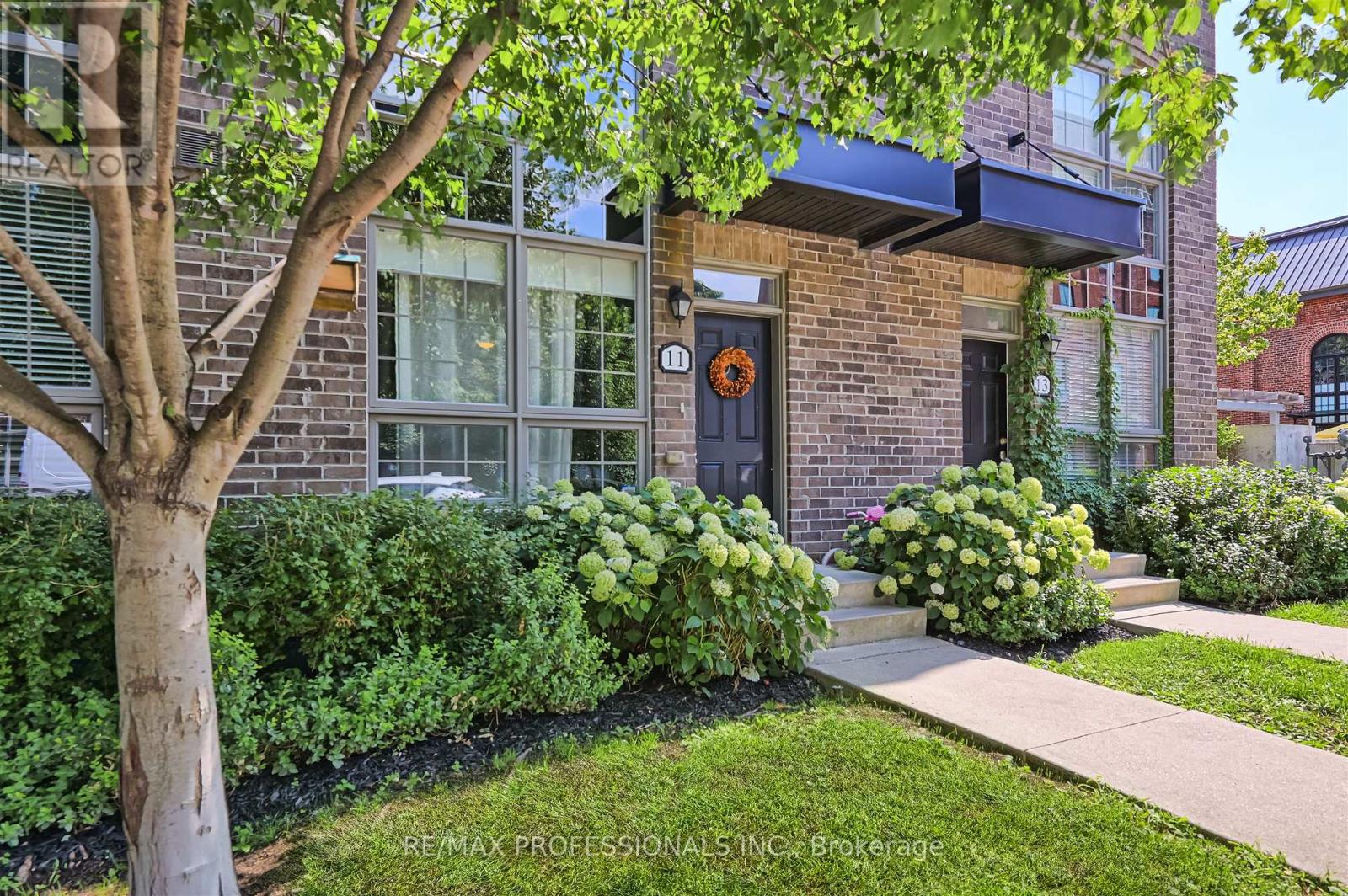 11 Powerhouse Street, Toronto (Dovercourt-Wallace Emerson-Junction), Ontario  M6H 4K4 - Photo 3 - W12305691