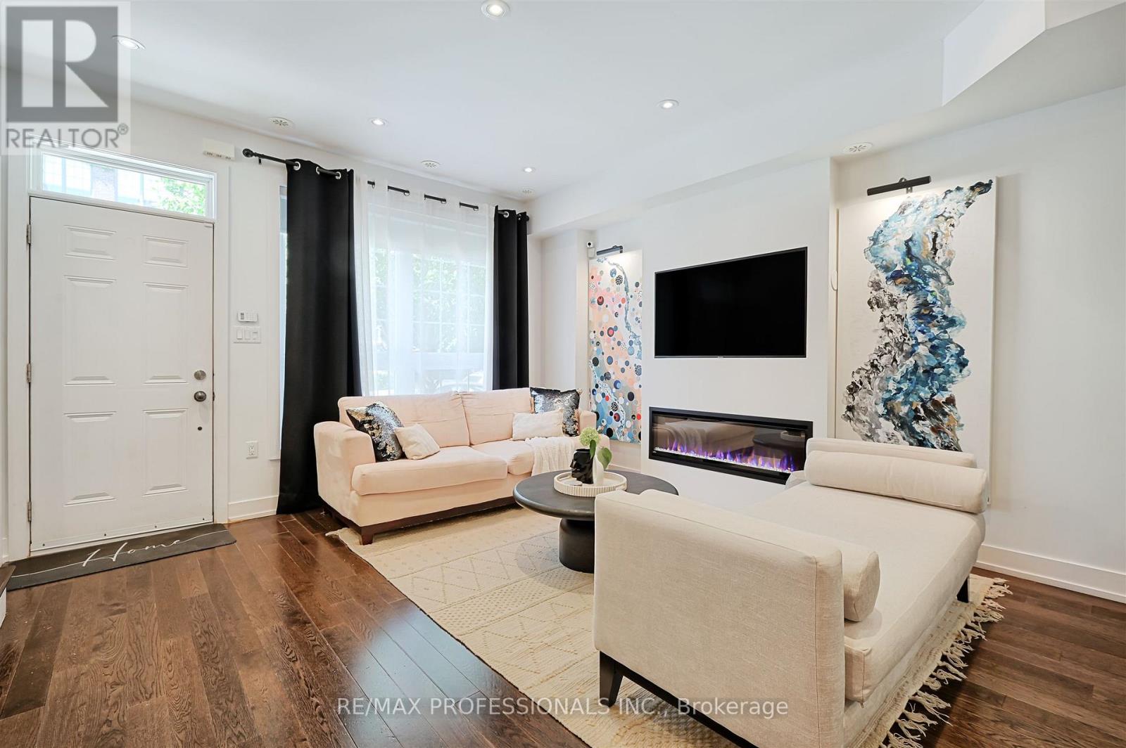11 Powerhouse Street, Toronto (Dovercourt-Wallace Emerson-Junction), Ontario  M6H 4K4 - Photo 5 - W12305691