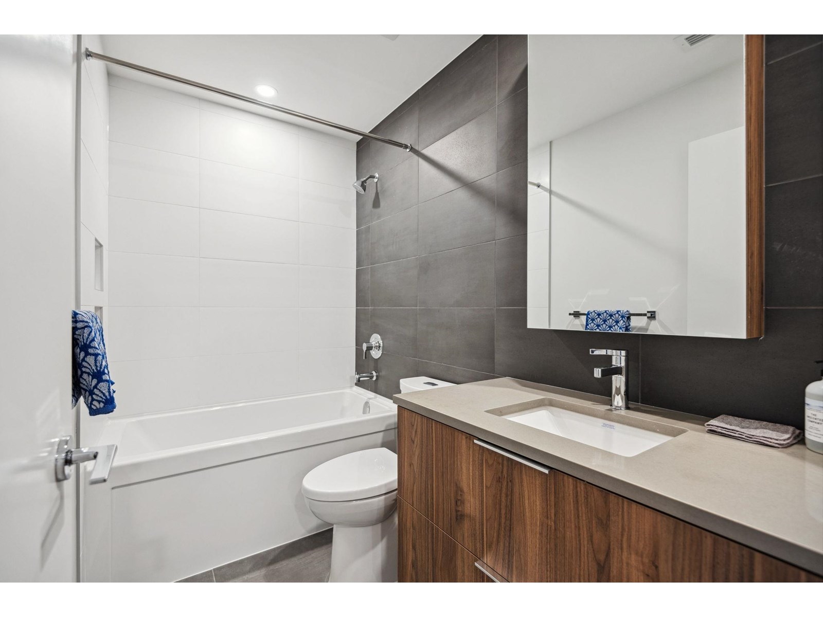 1709 13387 Old Yale Road, Surrey, British Columbia  V3T 0V6 - Photo 17 - R3030568