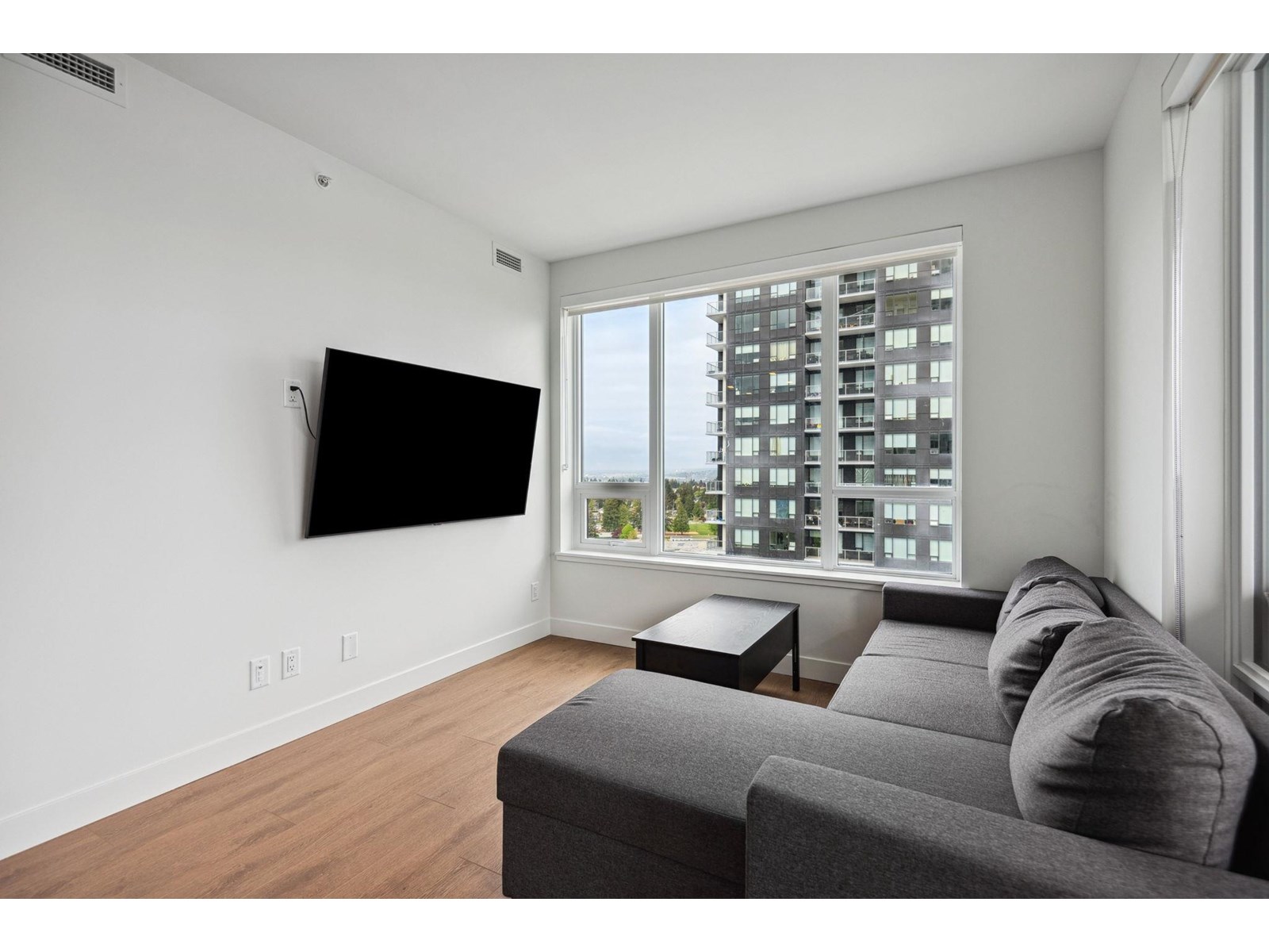 1709 13387 Old Yale Road, Surrey, British Columbia  V3T 0V6 - Photo 5 - R3030568