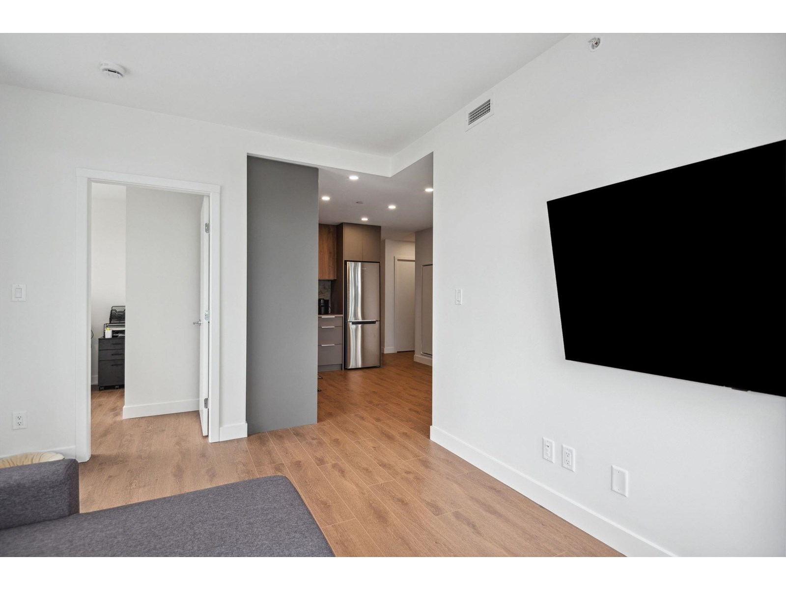 1709 13387 Old Yale Road, Surrey, British Columbia  V3T 0V6 - Photo 8 - R3030568