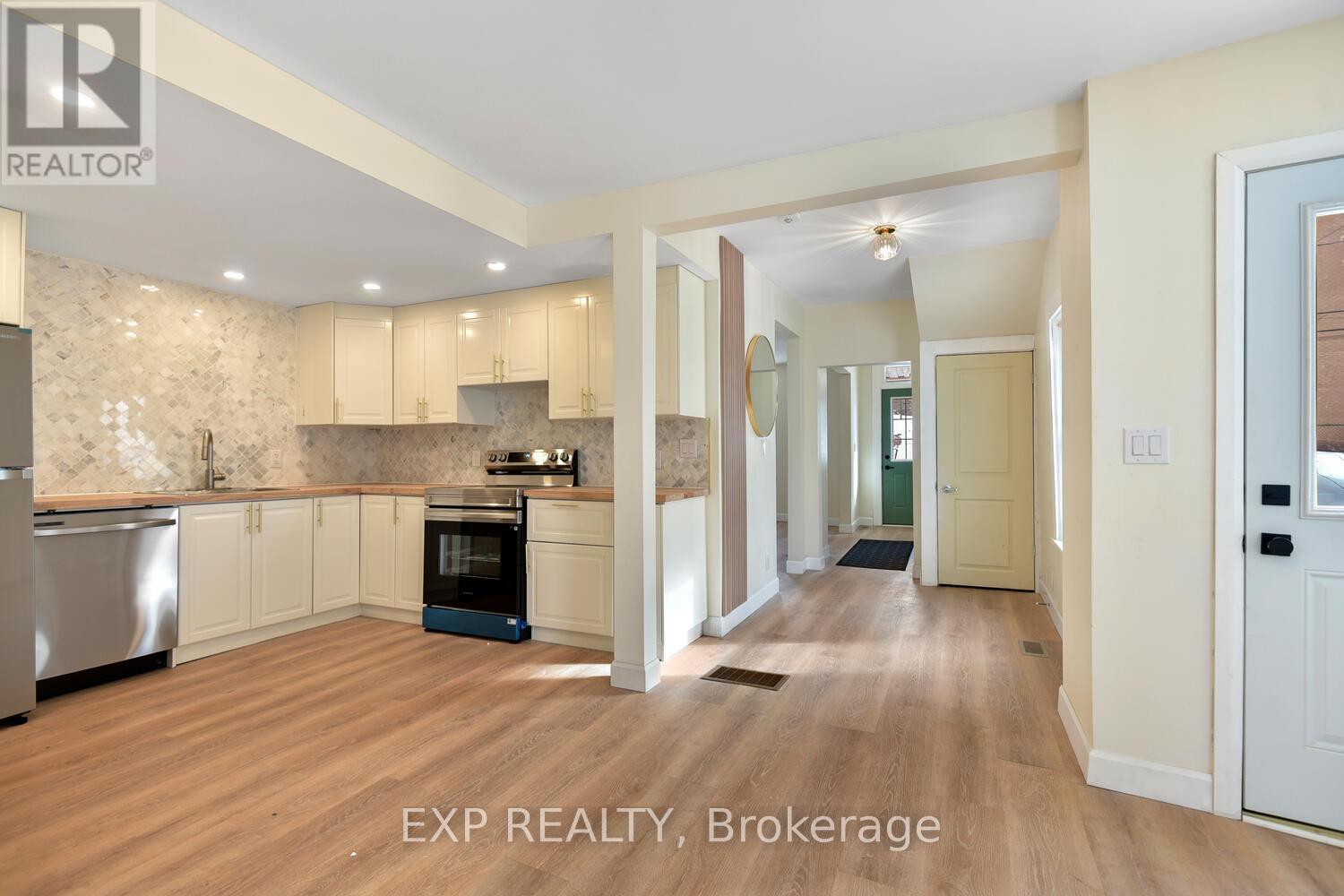 108 George Street, Brockville, Ontario  K6V 3V9 - Photo 5 - X12305735