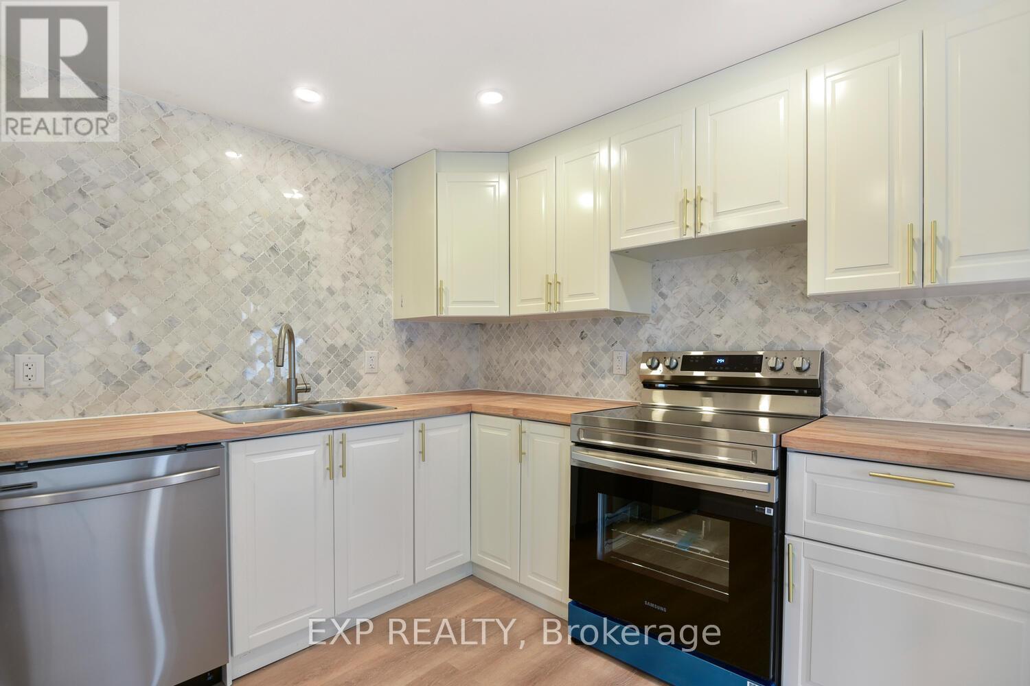 108 George Street, Brockville, Ontario  K6V 3V9 - Photo 6 - X12305735