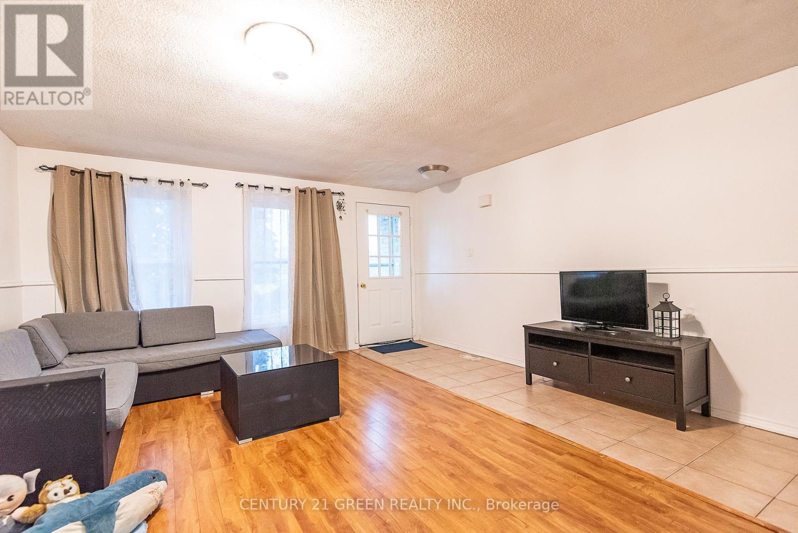 Main - 690 Elgin Street N, Cambridge, Ontario  N1R 7W5 - Photo 4 - X12305718
