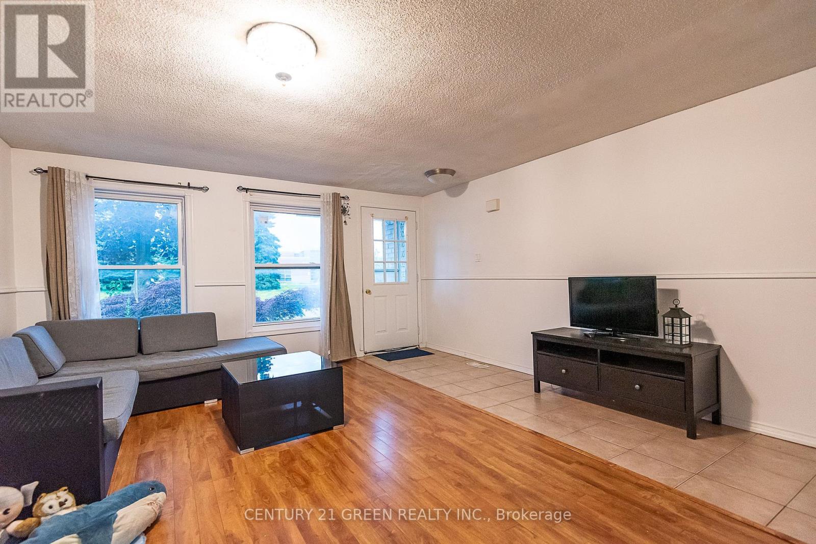 Main - 690 Elgin Street N, Cambridge, Ontario  N1R 7W5 - Photo 5 - X12305718
