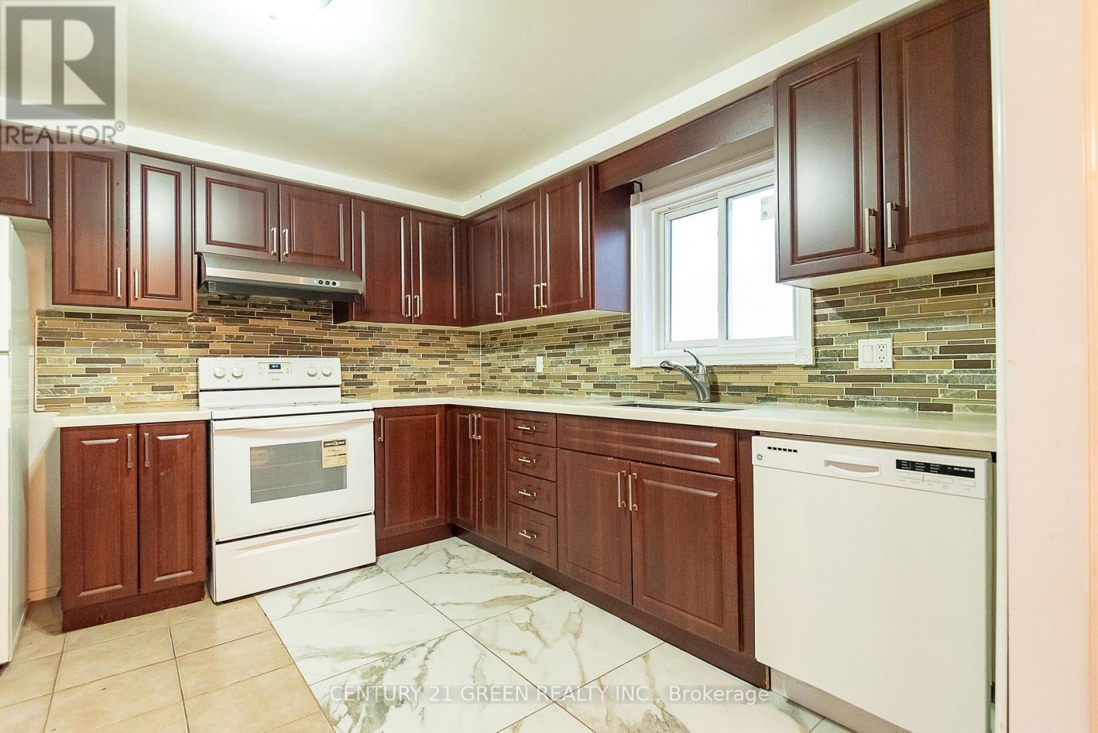 Main - 690 Elgin Street N, Cambridge, Ontario  N1R 7W5 - Photo 8 - X12305718