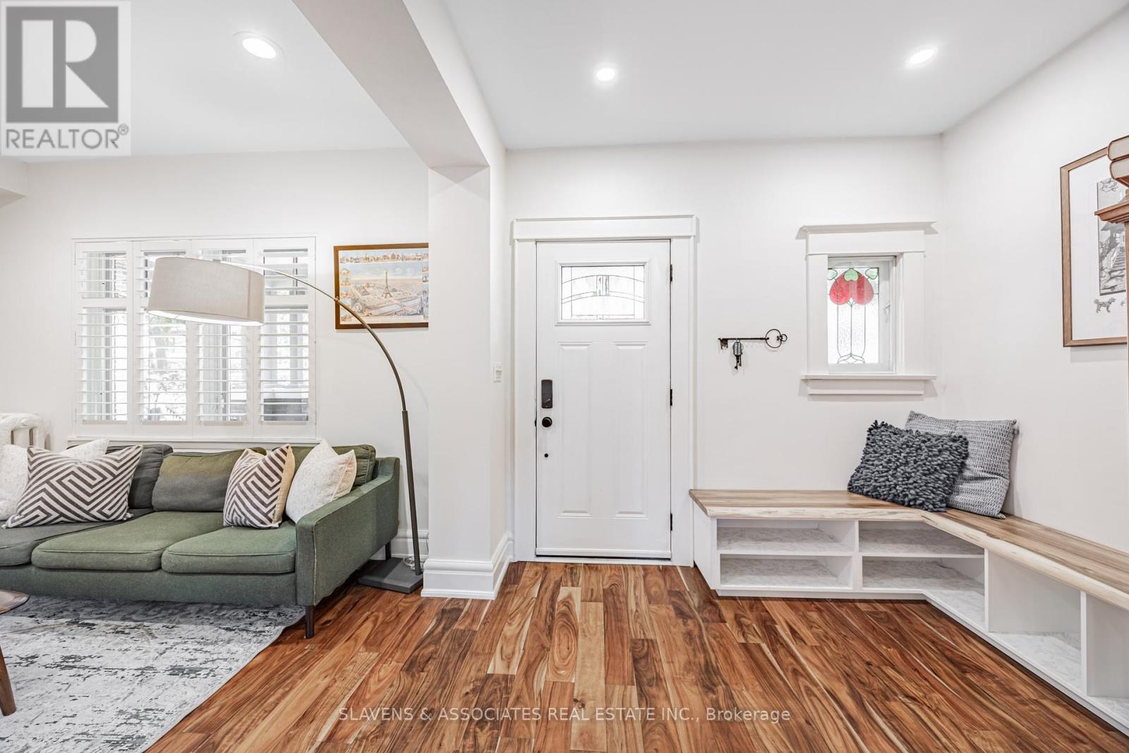 Property at 104 SILVER BIRCH AVENUE image 4