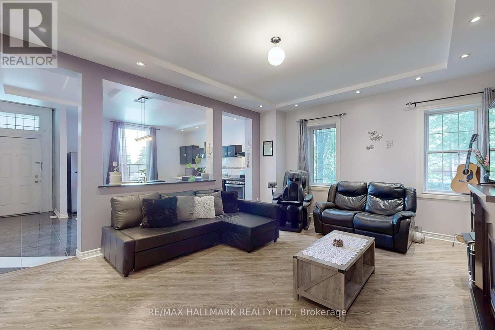 178 Barrie Street, Bradford West Gwillimbury, Ontario  L3Z 1R6 - Photo 7 - N12305729