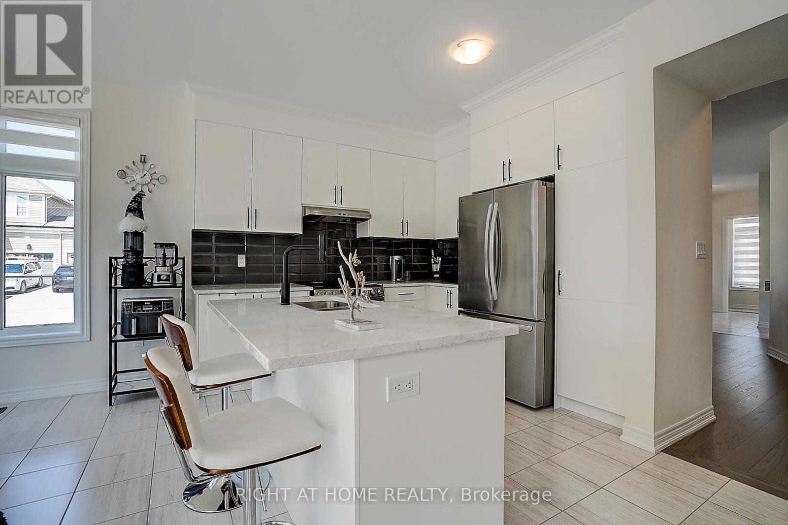 35 Bostock Drive, Georgina, Ontario  L4P 0B7 - Photo 13 - N12305761