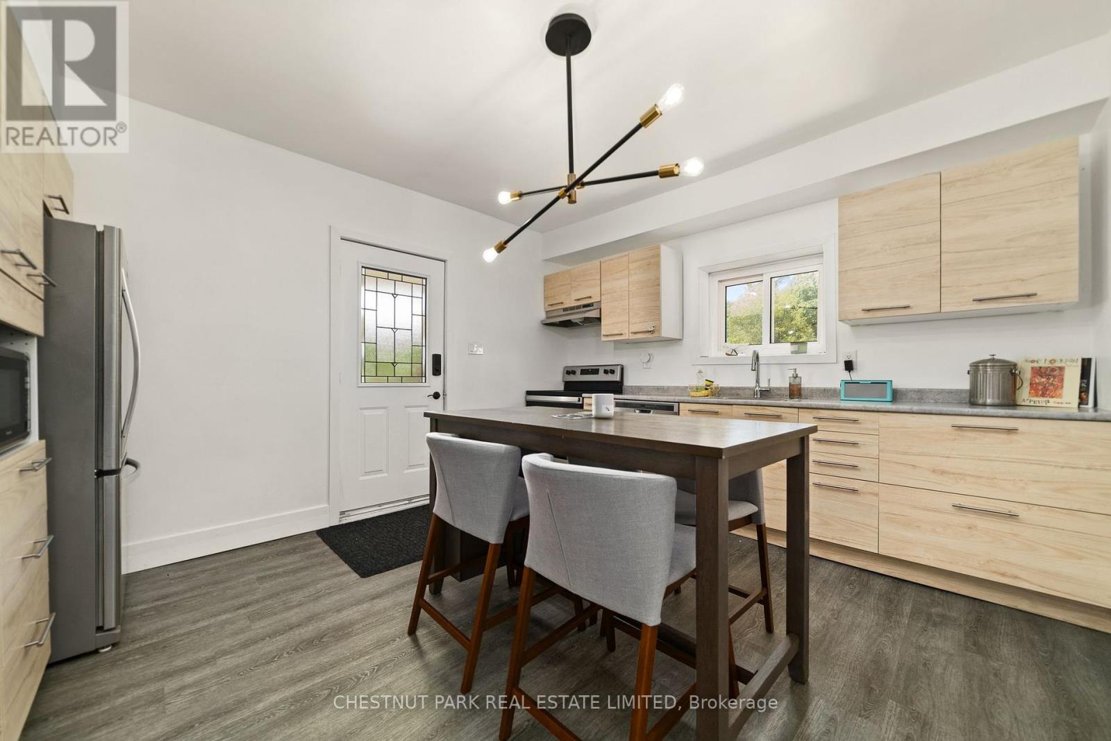 46 Consecon Street, Prince Edward County, Ontario  K0K 3L0 - Photo 4 - X12305900