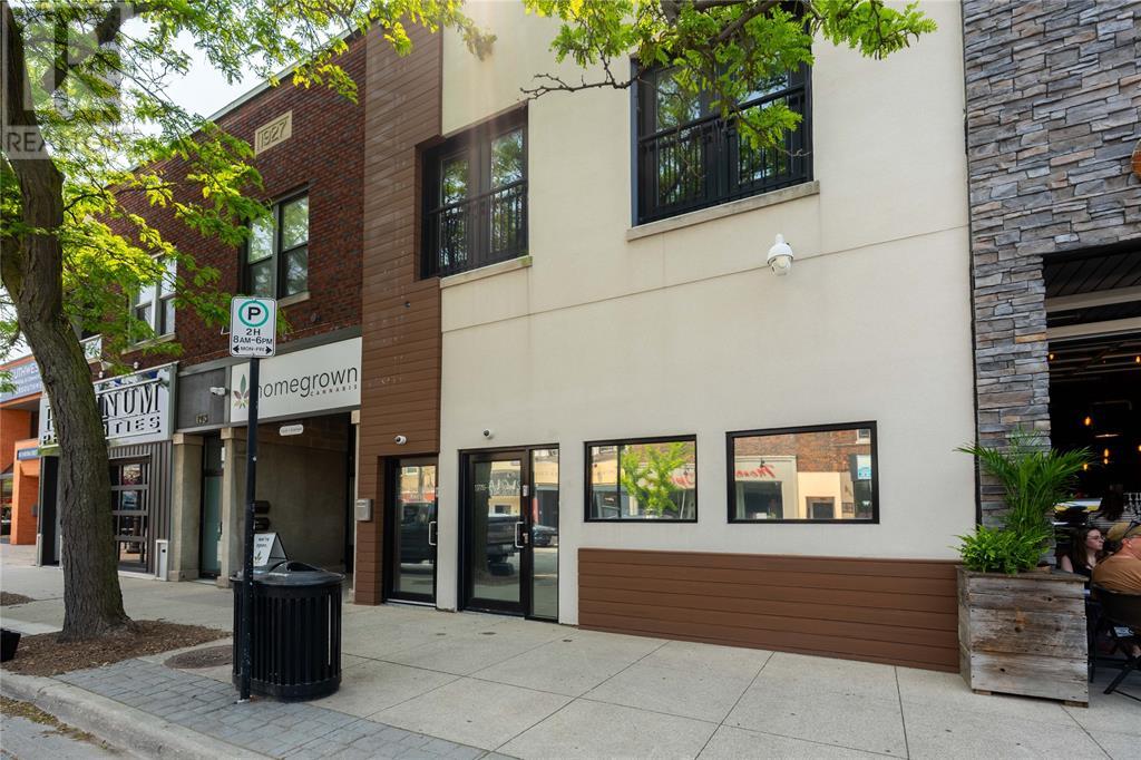 175 Christina Street North, Sarnia, Ontario  N7T 5T8 - Photo 2 - 25006486