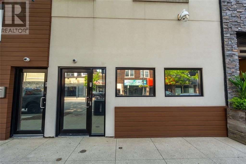 175 Christina Street North, Sarnia, Ontario  N7T 5T8 - Photo 3 - 25006486