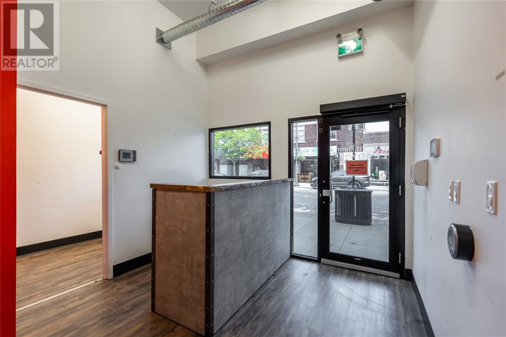 175 Christina Street North, Sarnia, Ontario  N7T 5T8 - Photo 5 - 25006486