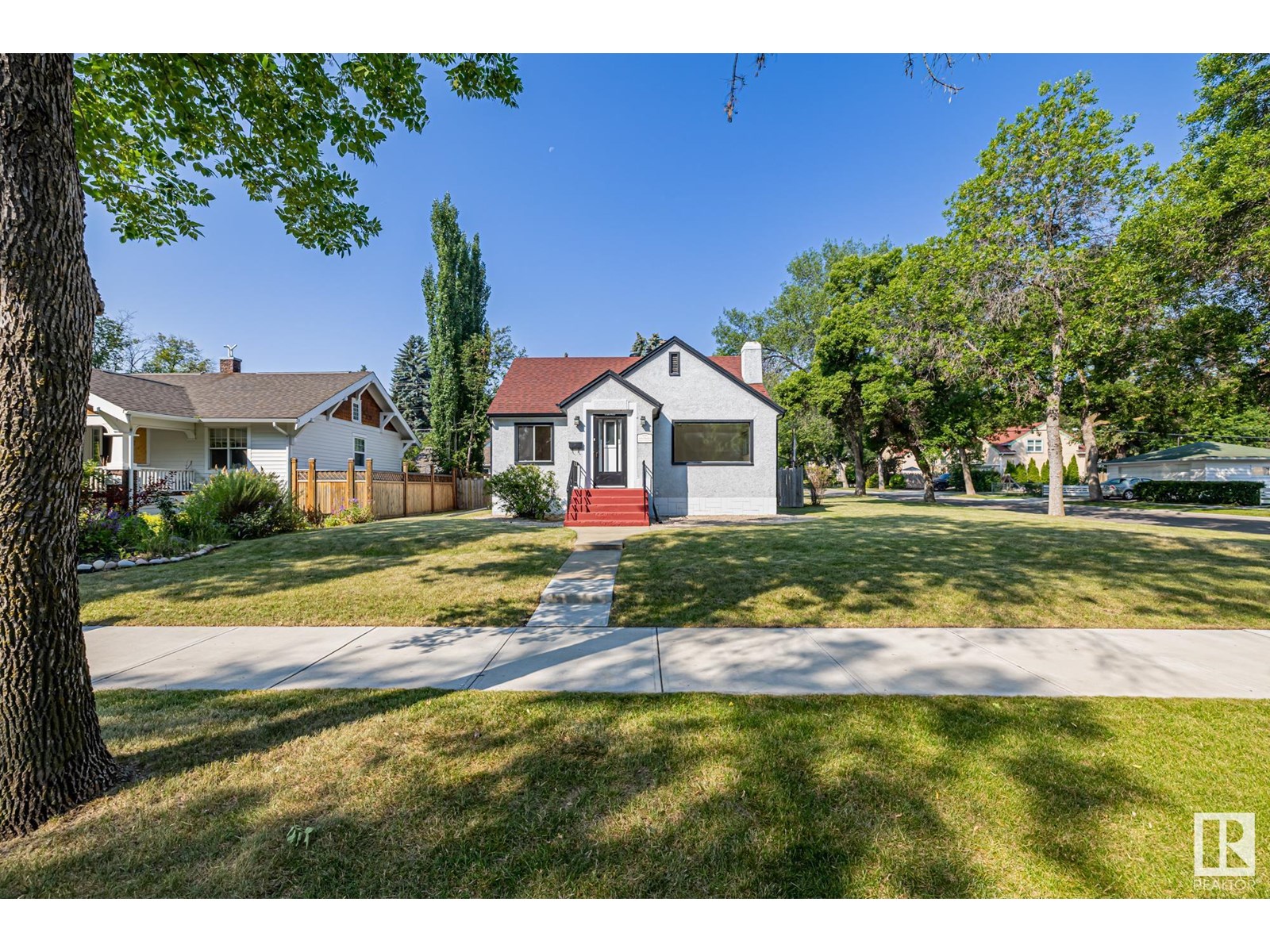 Property at 11246 62 ST NW image 1
