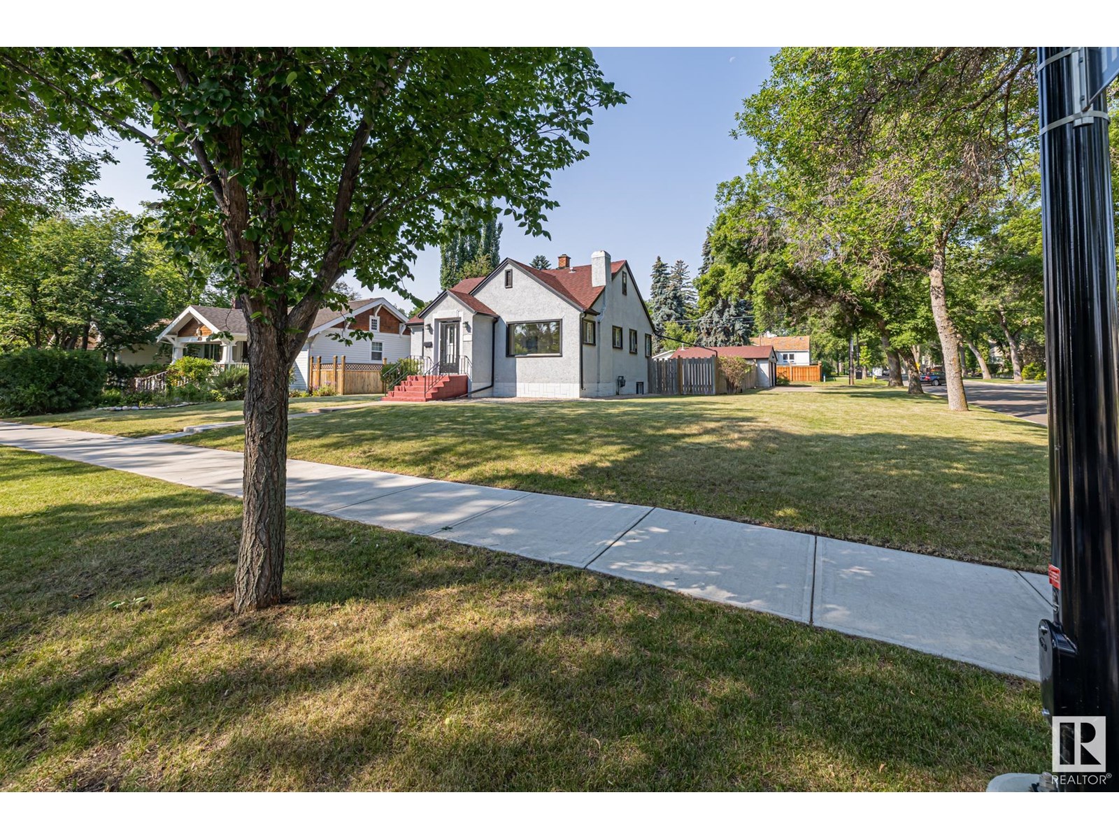 Property at 11246 62 ST NW image 3