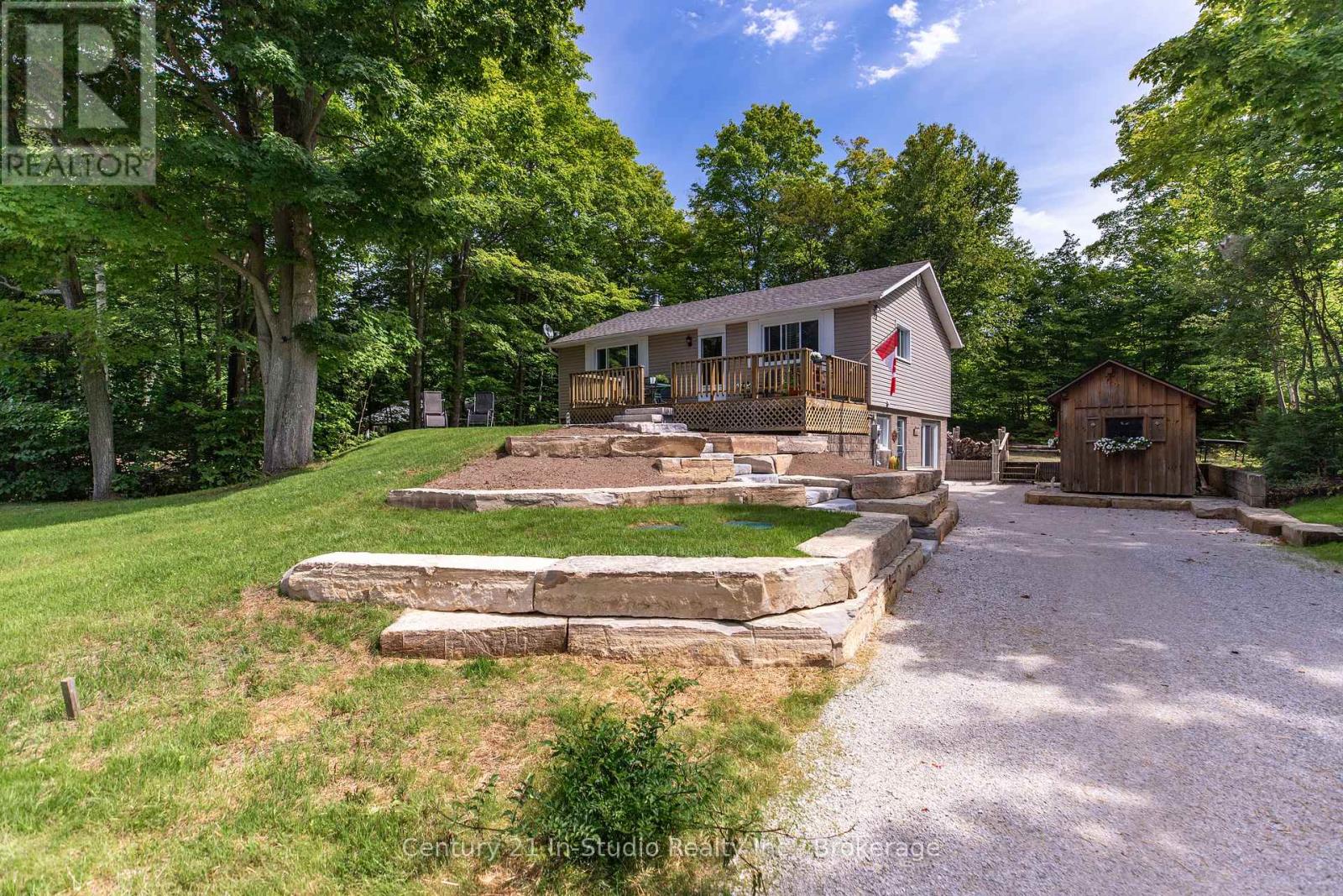 25 Emerson Avenue, South Bruce Peninsula, Ontario  N0H 2G0 - Photo 1 - X12305891