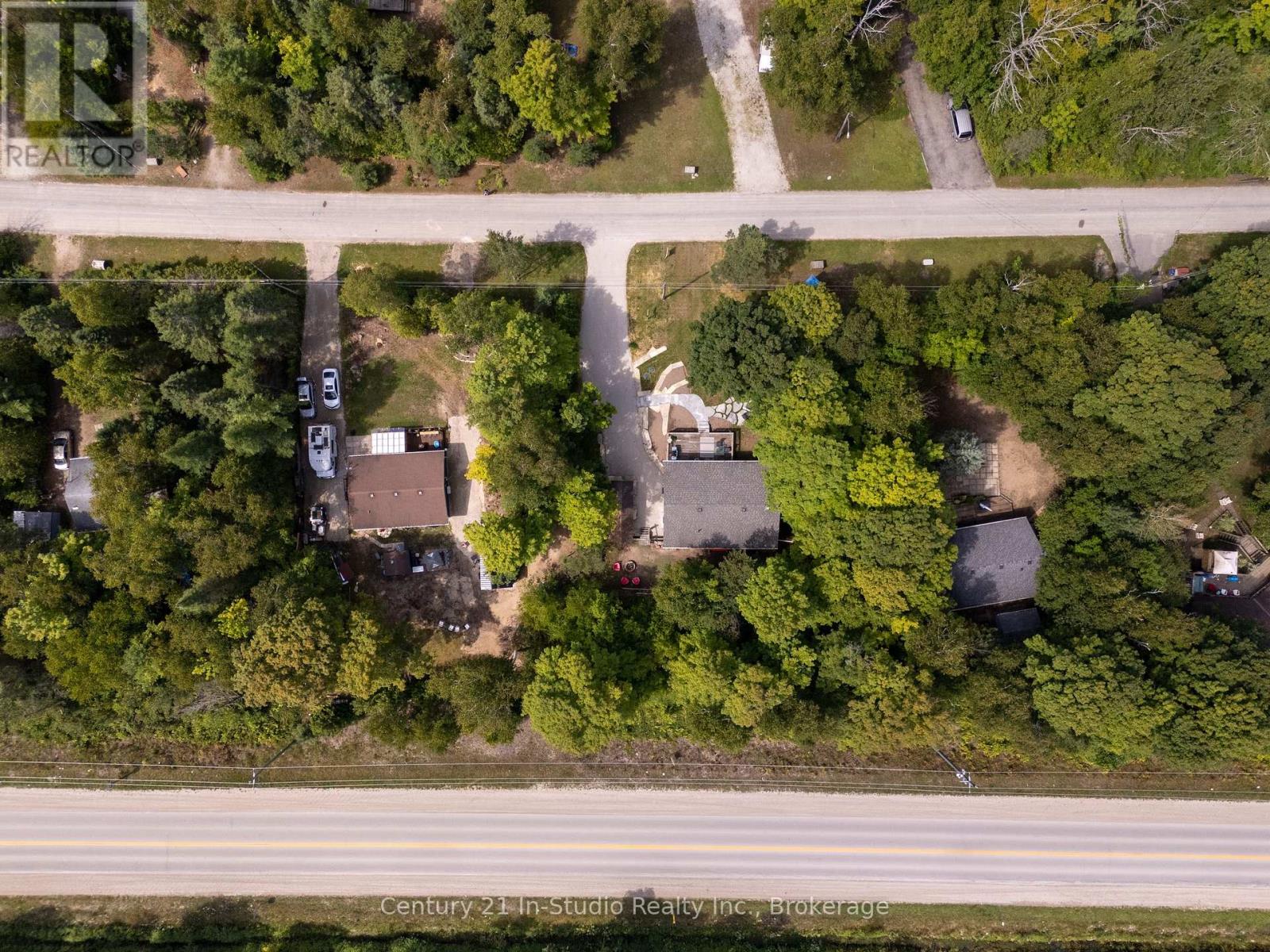 25 Emerson Avenue, South Bruce Peninsula, Ontario  N0H 2G0 - Photo 10 - X12305891