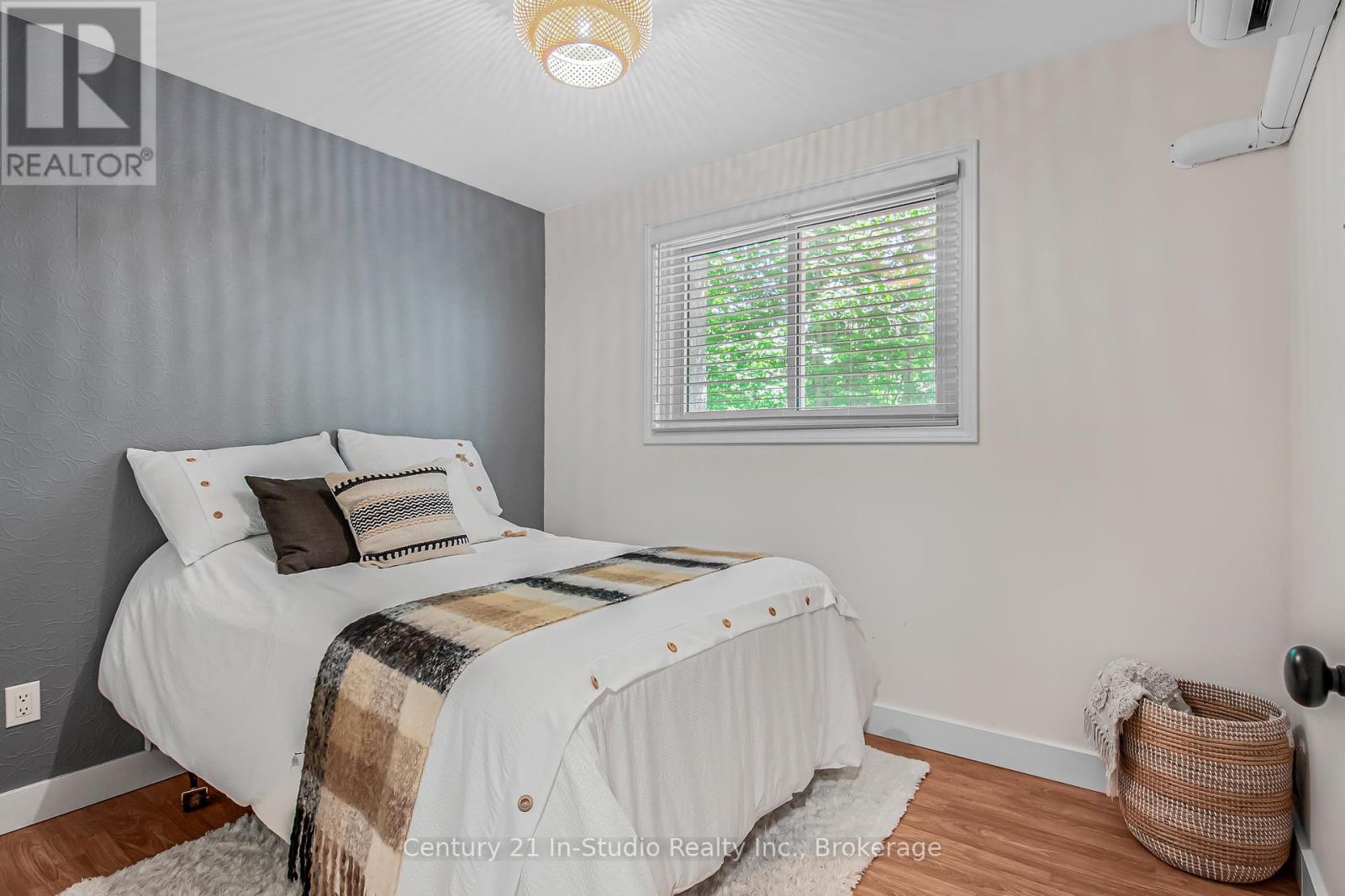 25 Emerson Avenue, South Bruce Peninsula, Ontario  N0H 2G0 - Photo 24 - X12305891