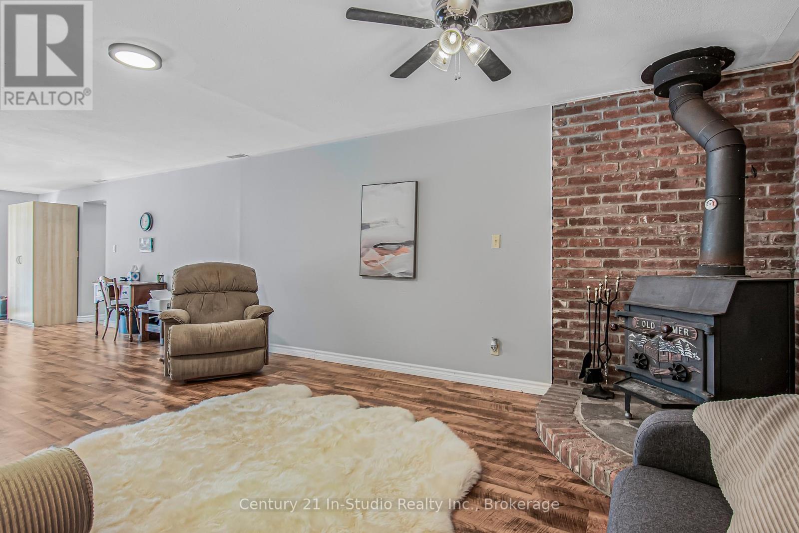 25 Emerson Avenue, South Bruce Peninsula, Ontario  N0H 2G0 - Photo 34 - X12305891