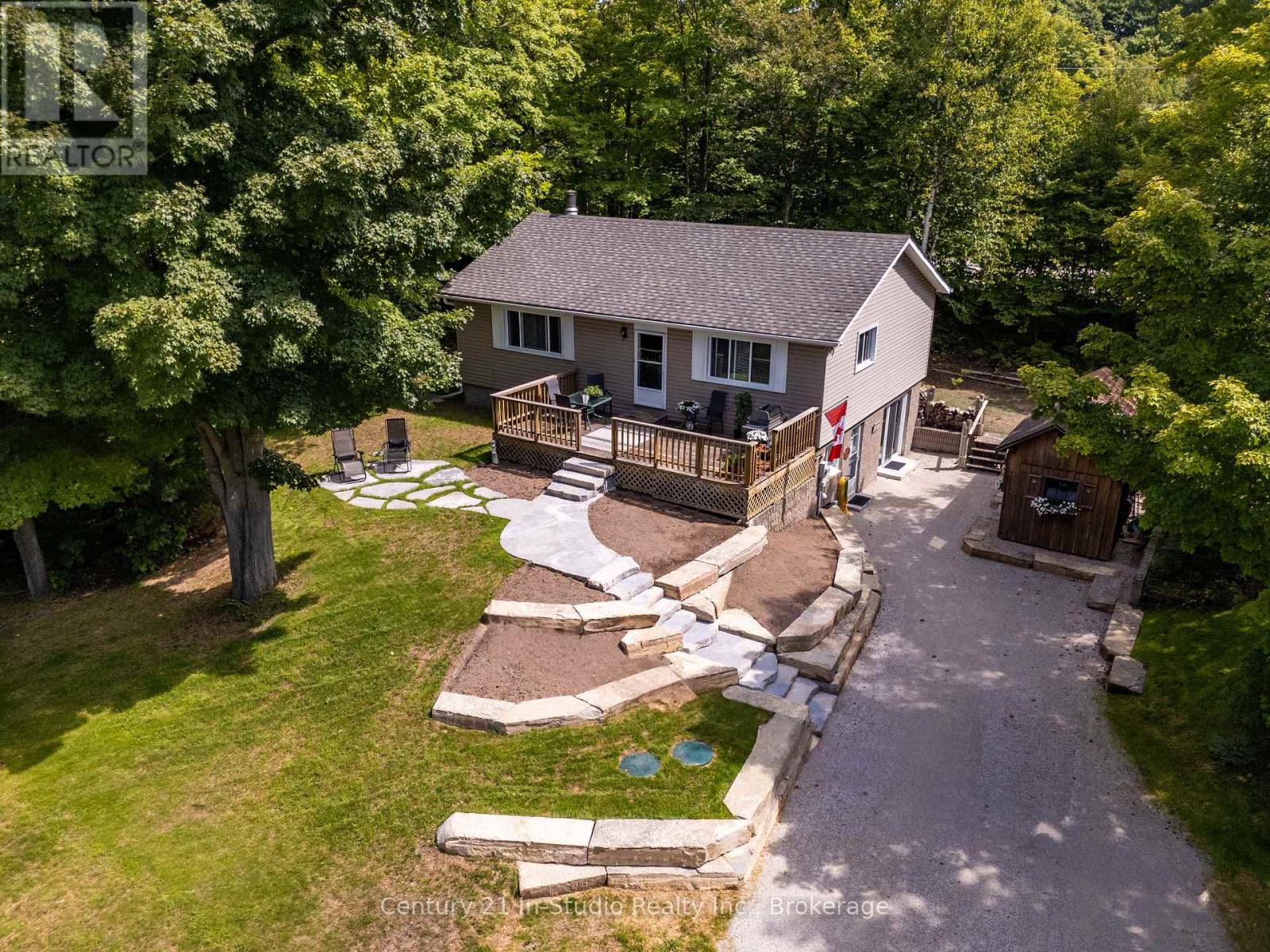 25 Emerson Avenue, South Bruce Peninsula, Ontario  N0H 2G0 - Photo 5 - X12305891
