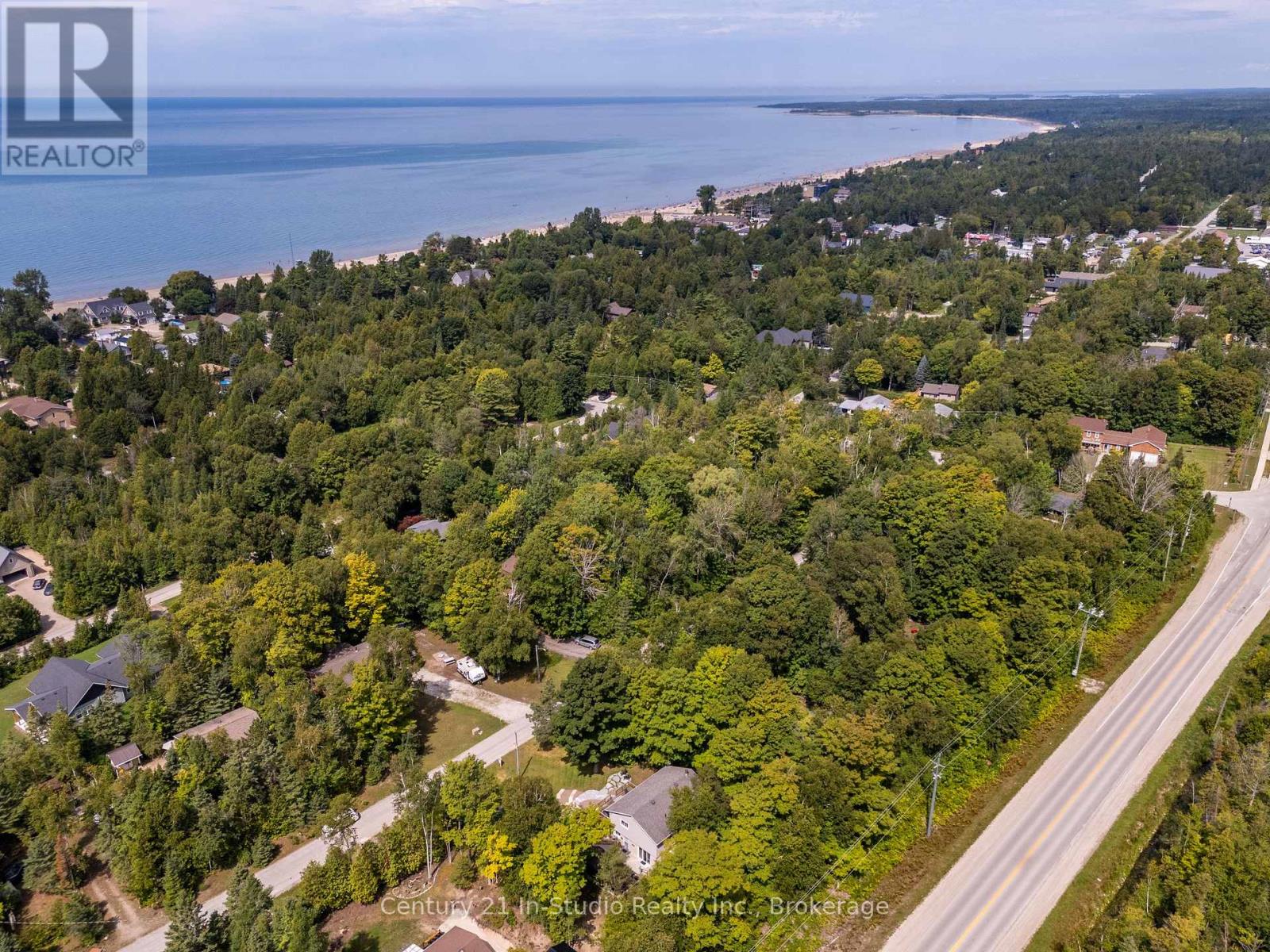 25 Emerson Avenue, South Bruce Peninsula, Ontario  N0H 2G0 - Photo 8 - X12305891