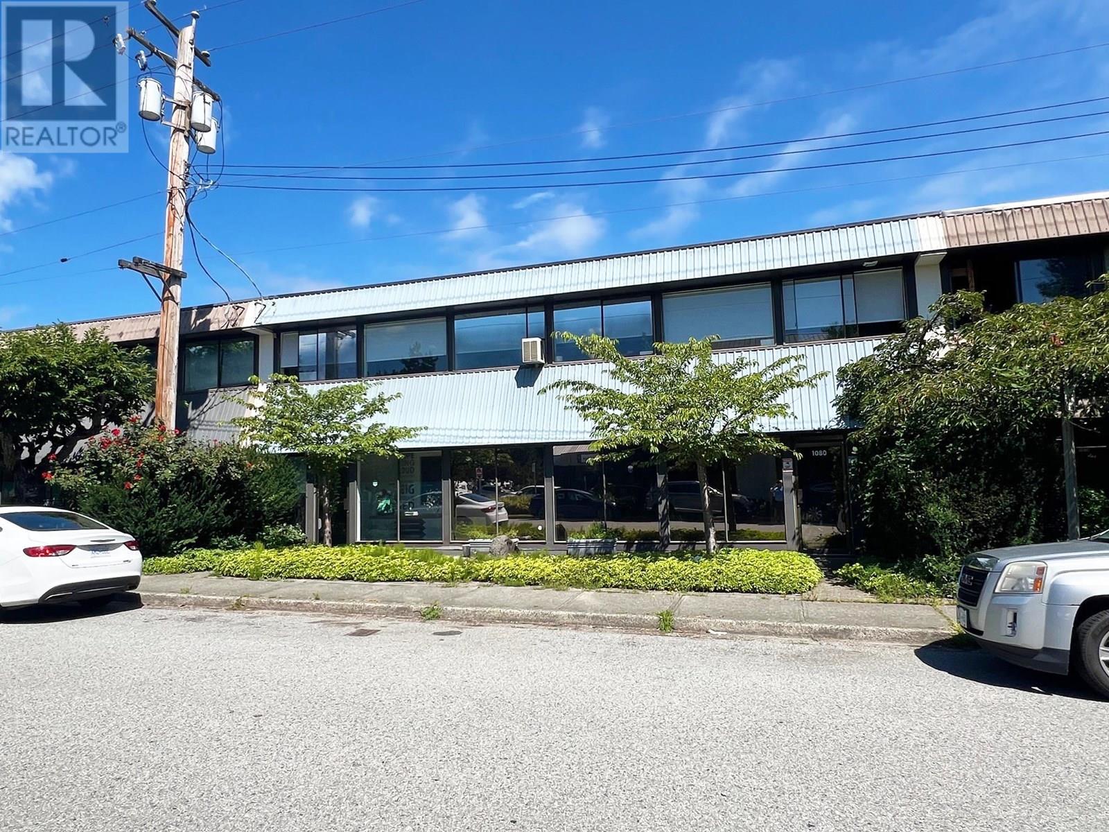 1086 W 3RD, North Vancouver, British Columbia