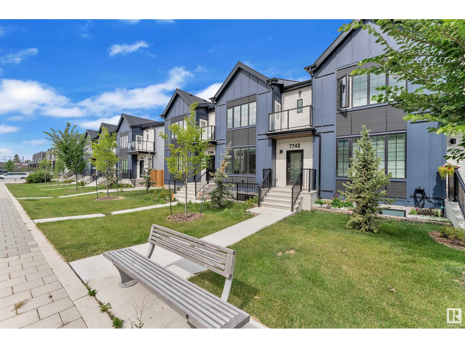 Property at 7742 YORKE MEWS NW image 2