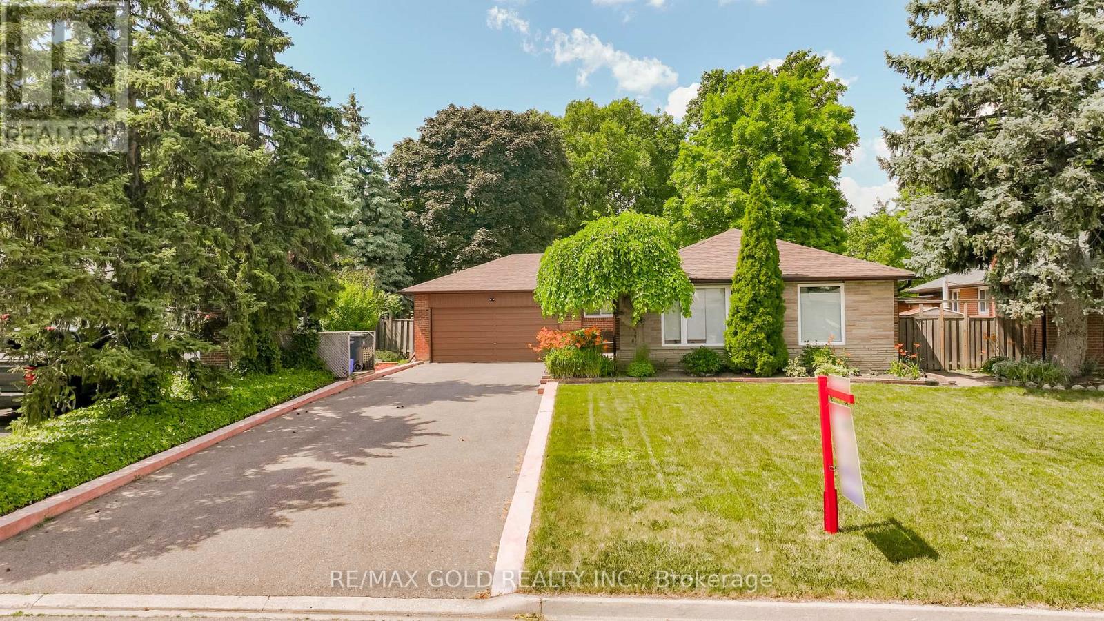 Property at 29 DEVONSHIRE DRIVE image 3