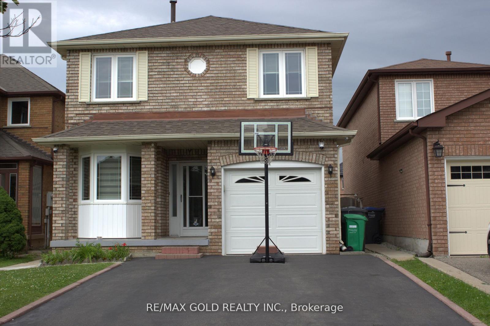 14 Kentucky Drive, Brampton, Ontario  L6Y 4G2 - Photo 1 - W12305874