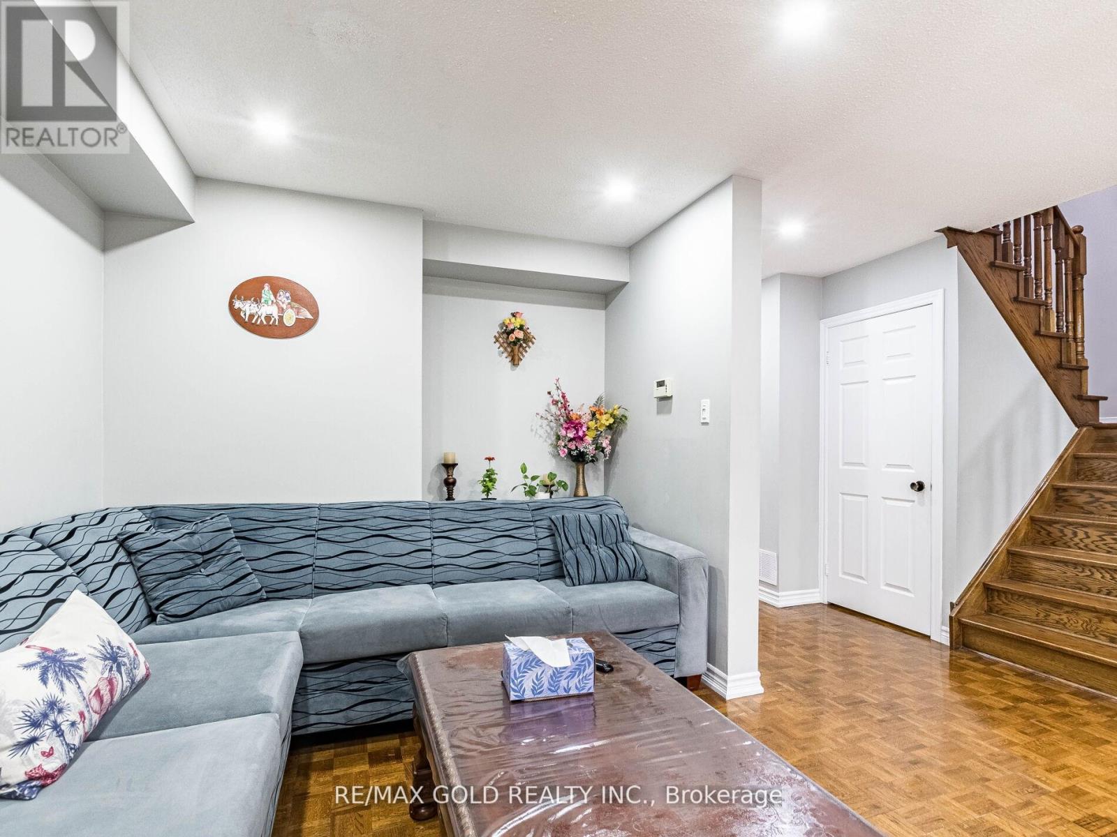 14 Kentucky Drive, Brampton, Ontario  L6Y 4G2 - Photo 15 - W12305874