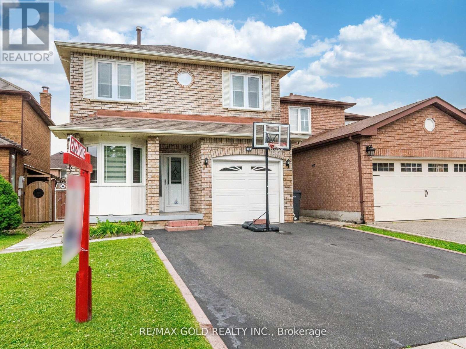 14 Kentucky Drive, Brampton, Ontario  L6Y 4G2 - Photo 2 - W12305874