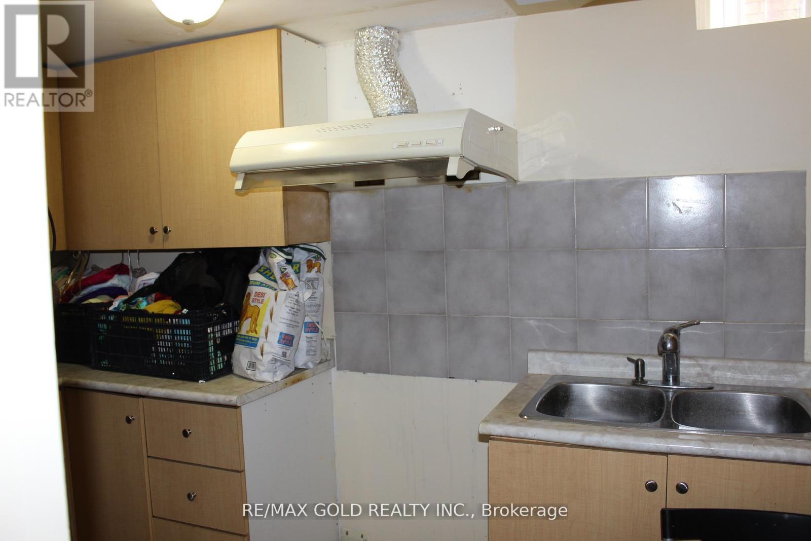 14 Kentucky Drive, Brampton, Ontario  L6Y 4G2 - Photo 43 - W12305874