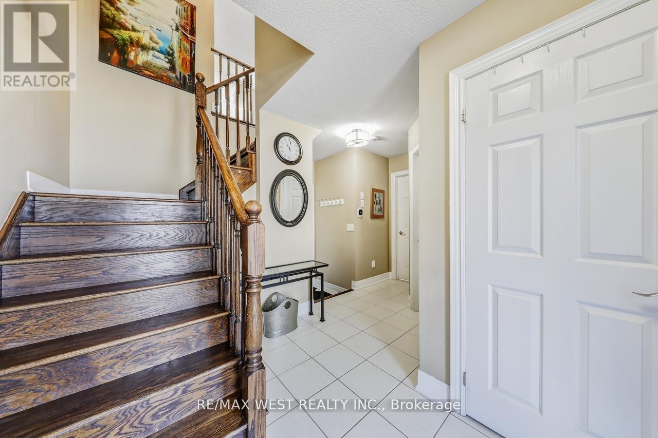 Property at 2036 LAKESHORE ROAD W image 4