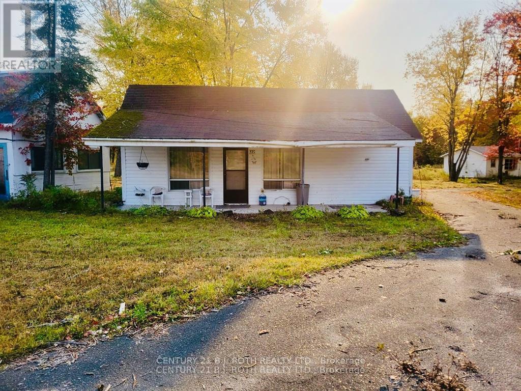 270 Pierre Road, West Nipissing, Ontario  P2B 2W8 - Photo 13 - X12251814