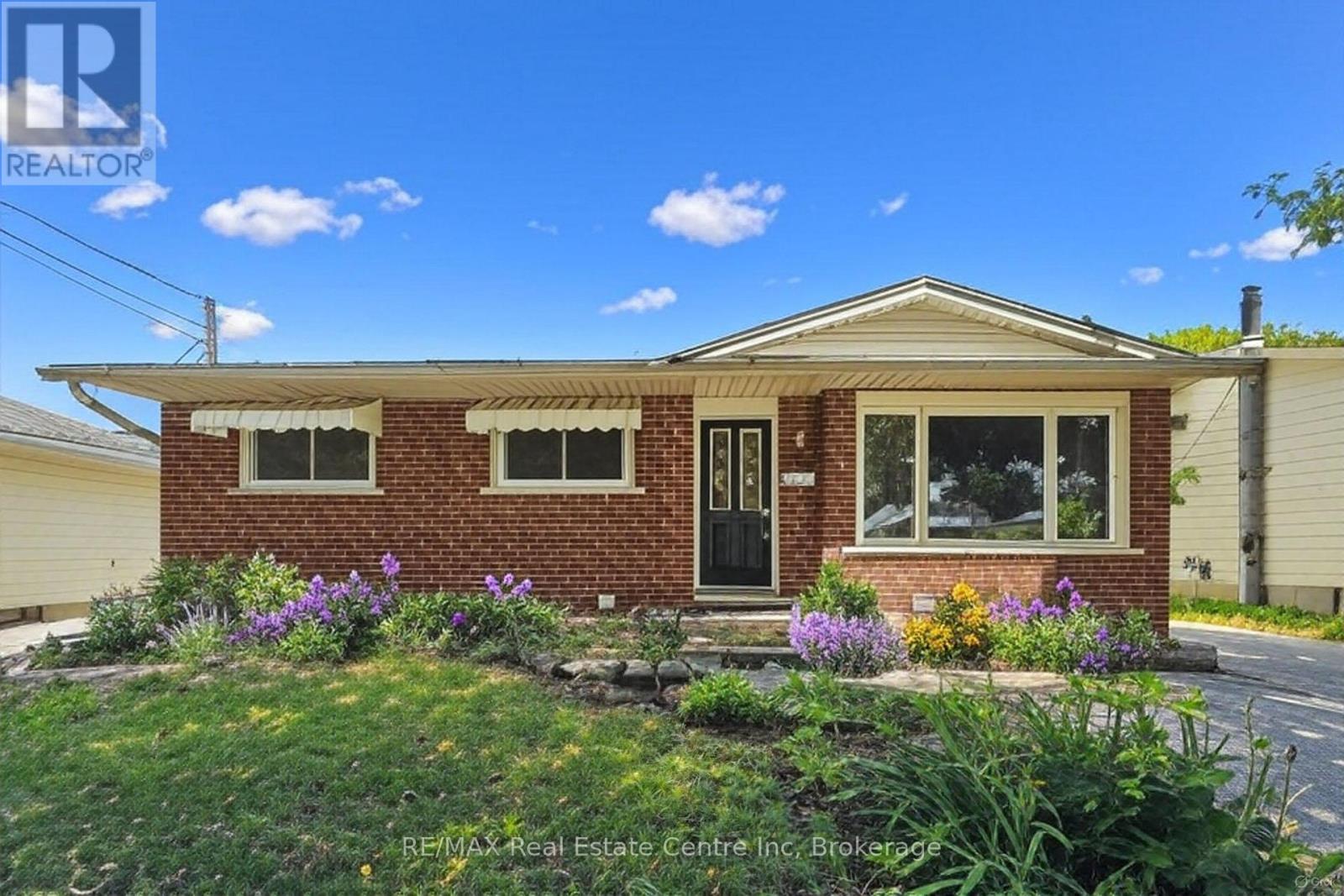 72 Ferndale Avenue, Guelph, Ontario  N1E 1B5 - Photo 1 - X12305936