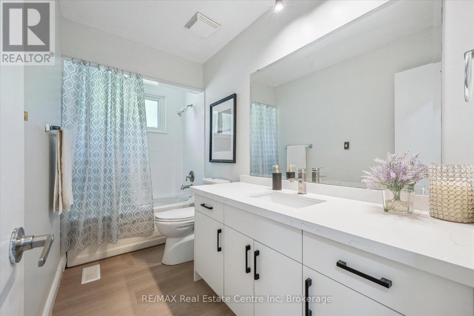 72 Ferndale Avenue, Guelph, Ontario  N1E 1B5 - Photo 10 - X12305936