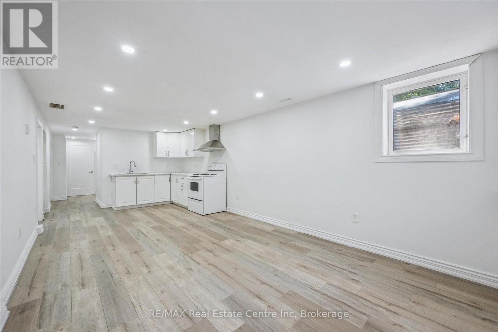 72 Ferndale Avenue, Guelph, Ontario  N1E 1B5 - Photo 14 - X12305936