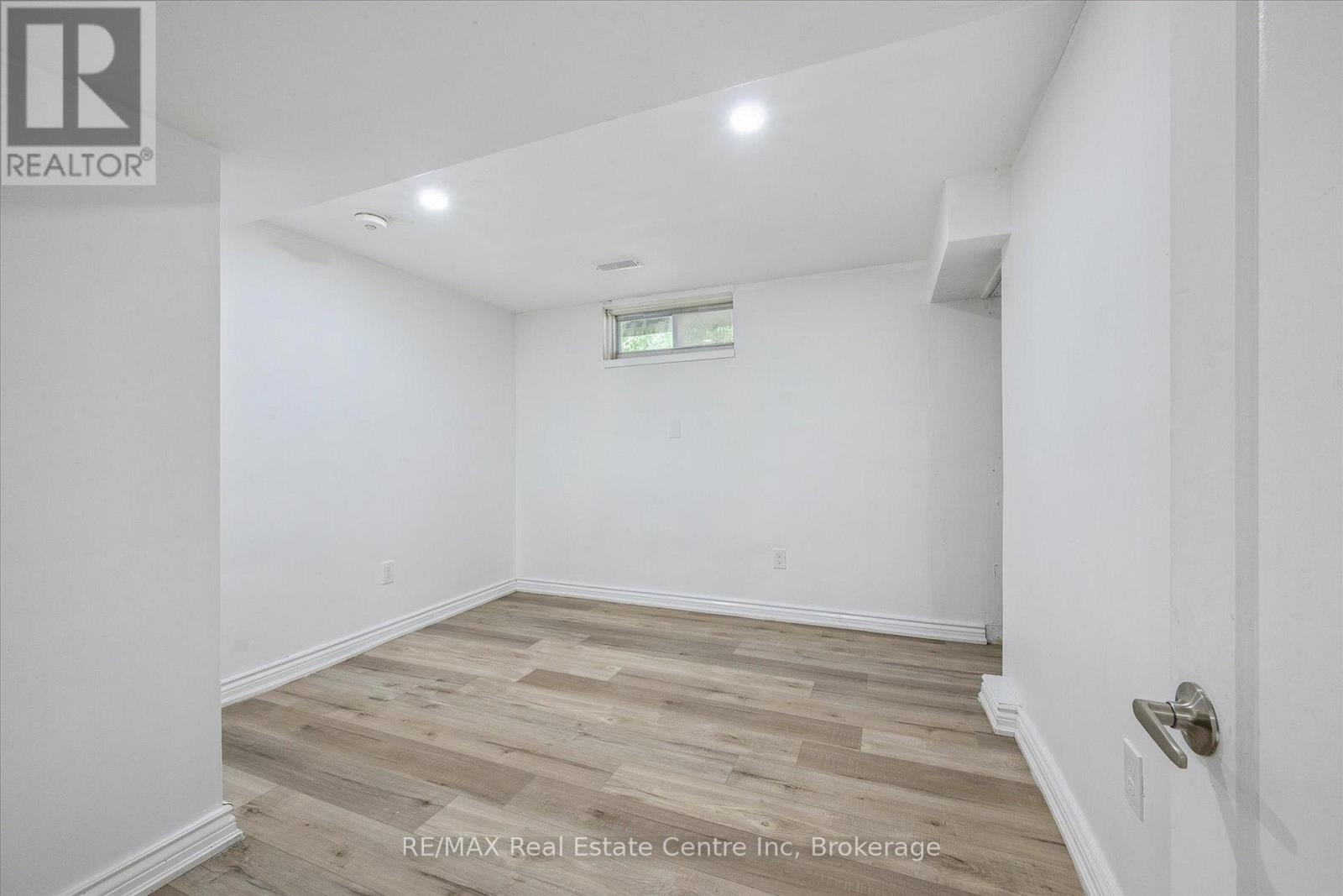 72 Ferndale Avenue, Guelph, Ontario  N1E 1B5 - Photo 17 - X12305936