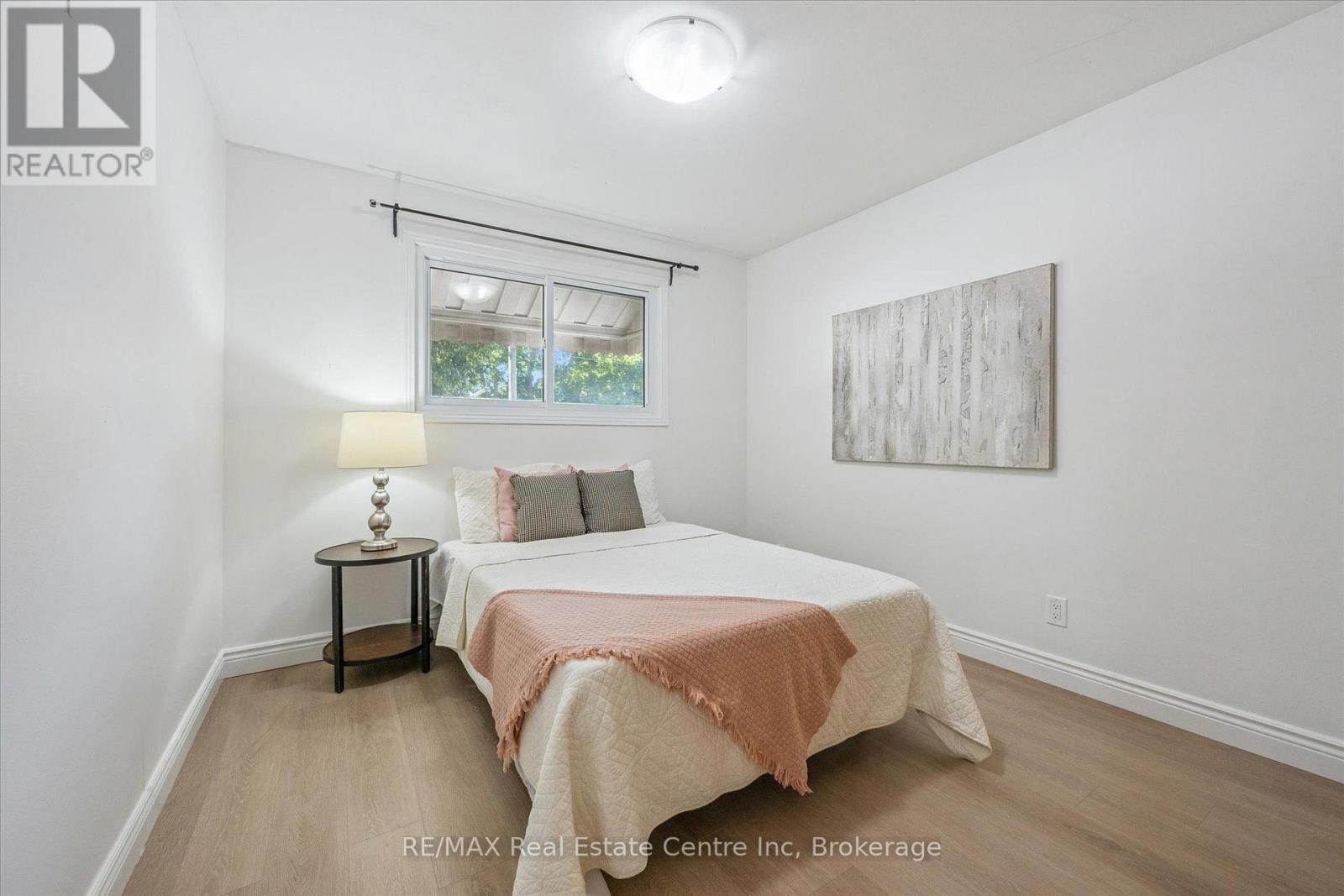 72 Ferndale Avenue, Guelph, Ontario  N1E 1B5 - Photo 9 - X12305936