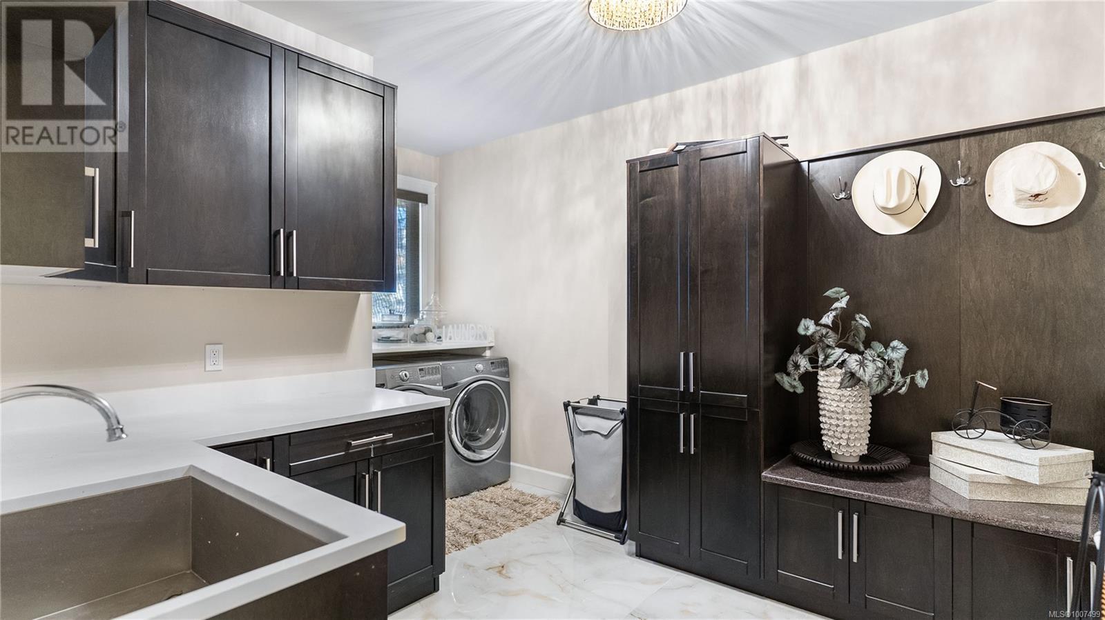 Property at 2328 Nicklaus Dr image 4