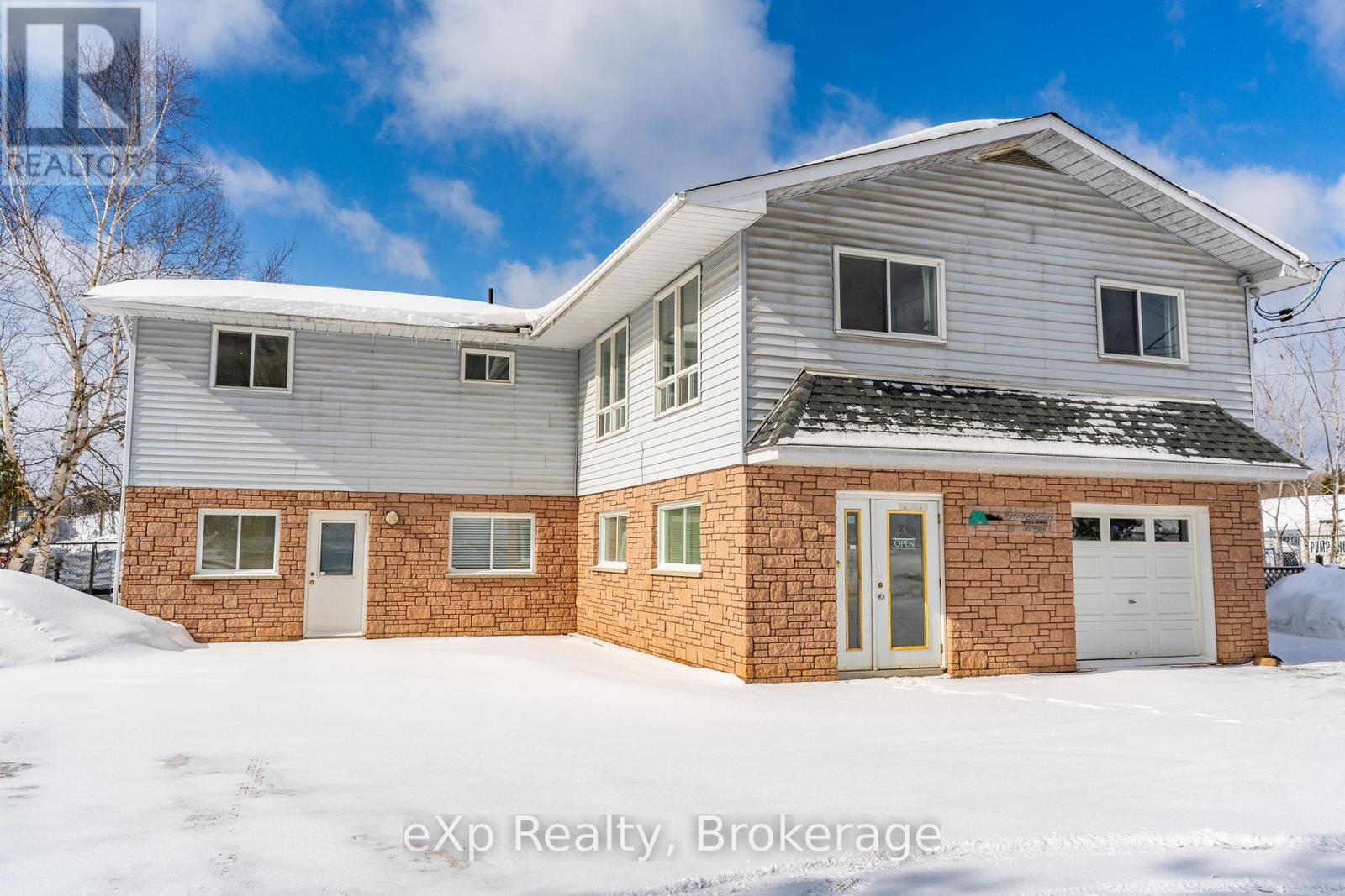 13 Industrial Park Road, Dysart Et Al, Ontario  K0M 1S0 - Photo 3 - X12012172