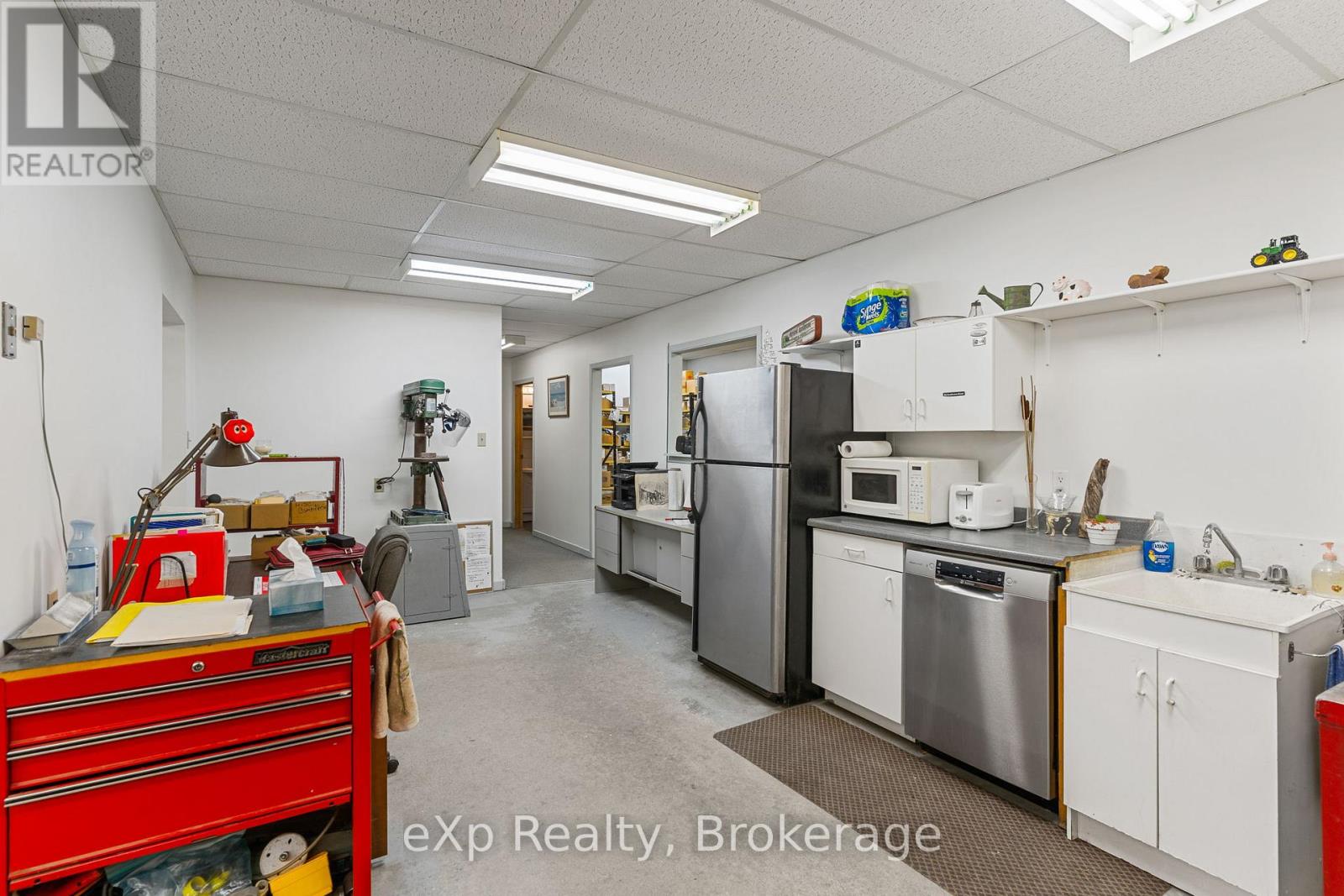 13 Industrial Park Road, Dysart Et Al, Ontario  K0M 1S0 - Photo 9 - X12012172